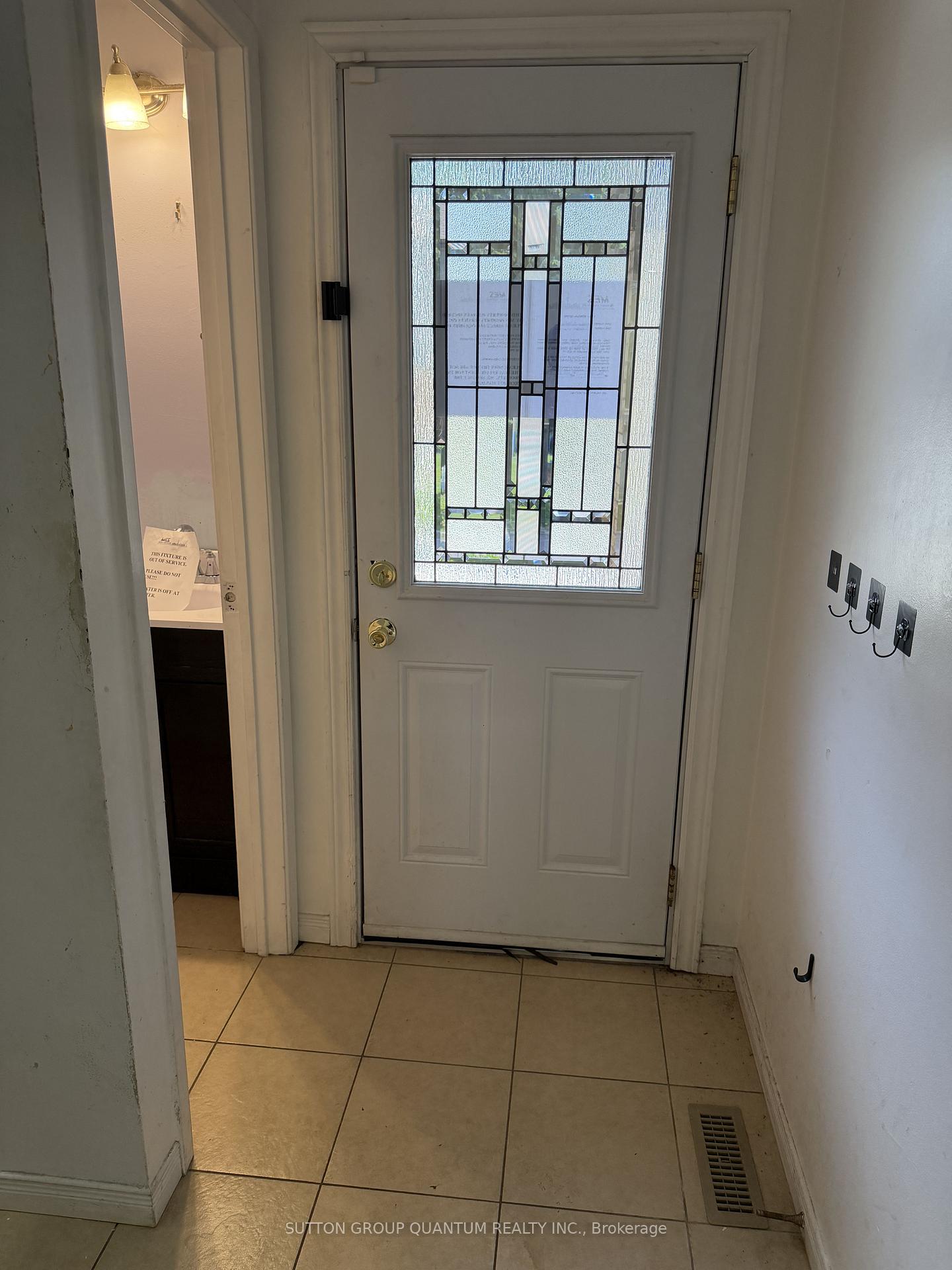 Photo 4 of 48 Carleton Place S, Brampton, Bramalea West Industrial — HOMEH