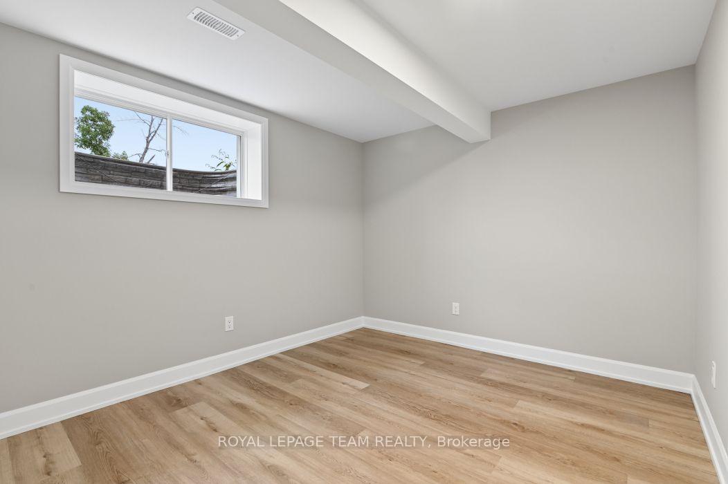 Photo 26 of 1225 Potter Drive, Brockville, Brockville — HOMEH
