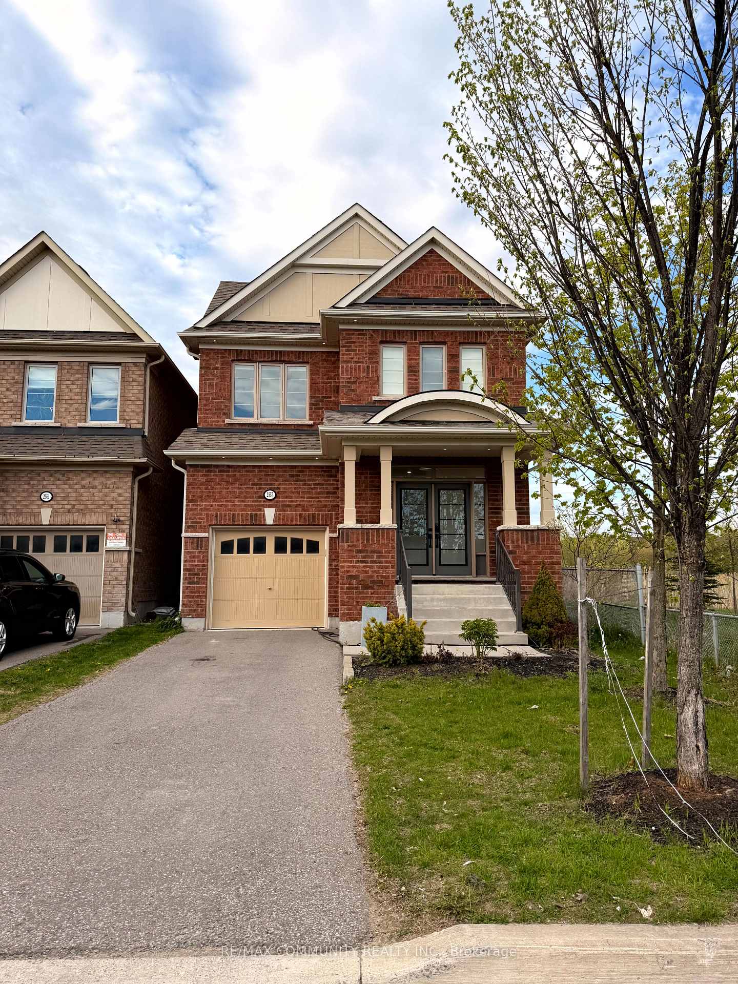 Photo 1 of 2557 Bandsman Crescent, Oshawa, Windfields — HOMEH