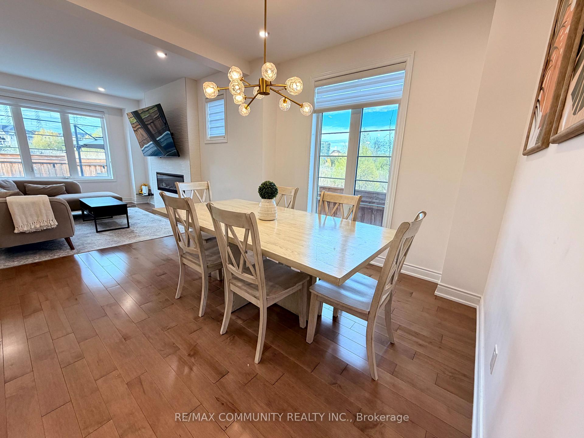 Photo 6 of 2557 Bandsman Crescent, Oshawa, Windfields — HOMEH