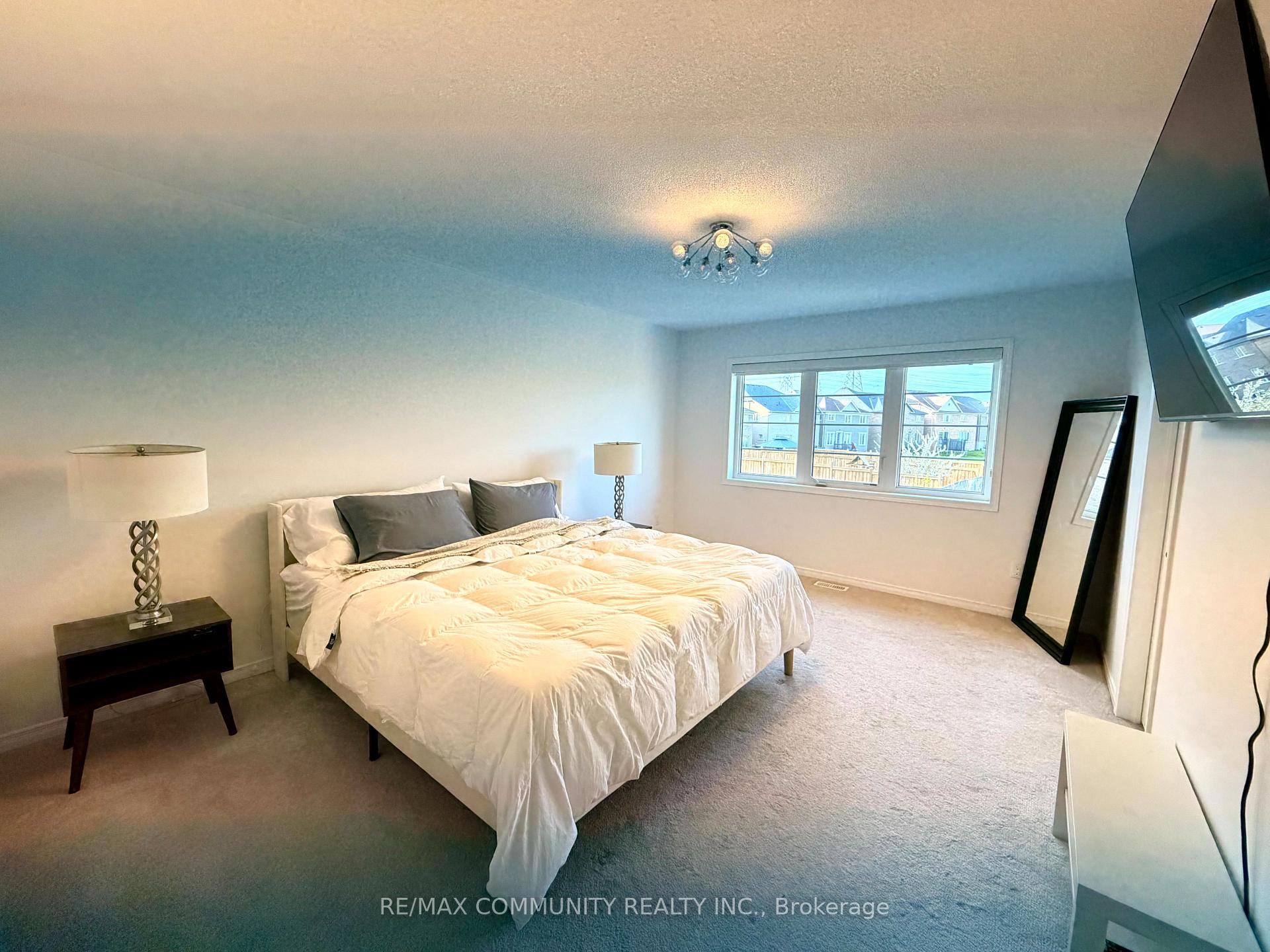 Photo 16 of 2557 Bandsman Crescent, Oshawa, Windfields — HOMEH