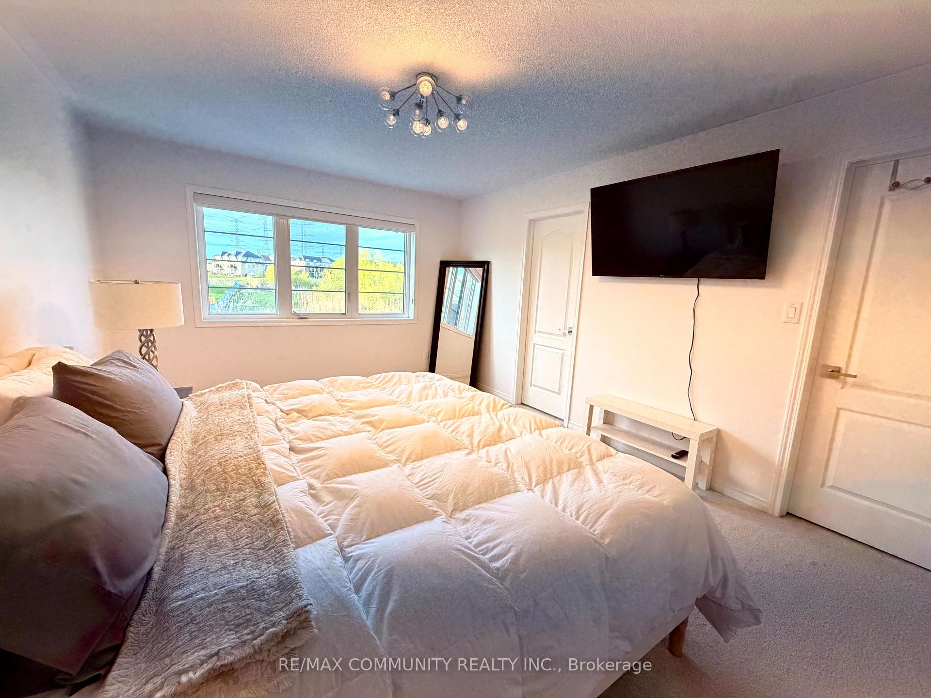 Photo 17 of 2557 Bandsman Crescent, Oshawa, Windfields — HOMEH