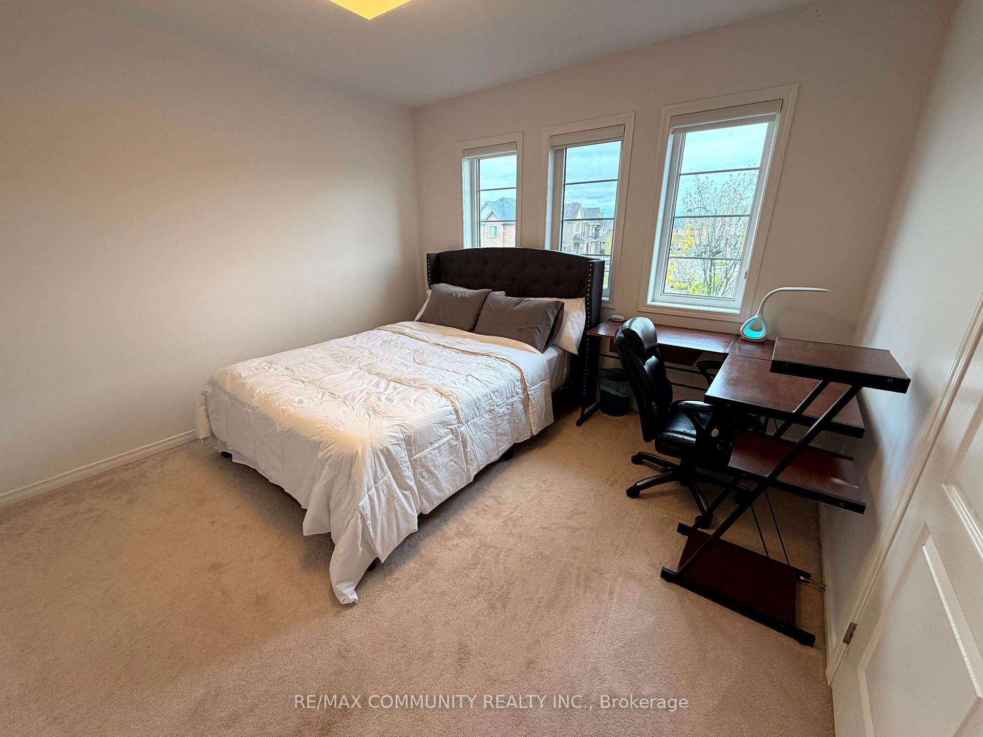 Photo 27 of 2557 Bandsman Crescent, Oshawa, Windfields — HOMEH