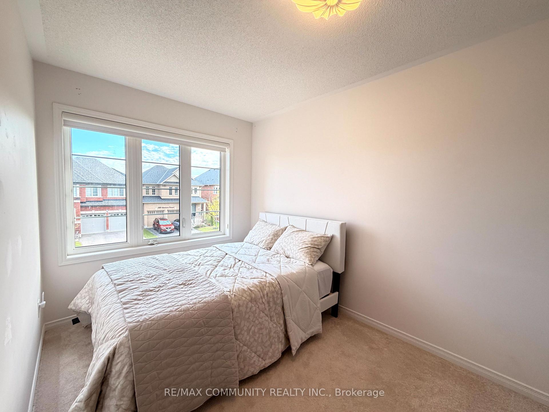 Photo 28 of 2557 Bandsman Crescent, Oshawa, Windfields — HOMEH
