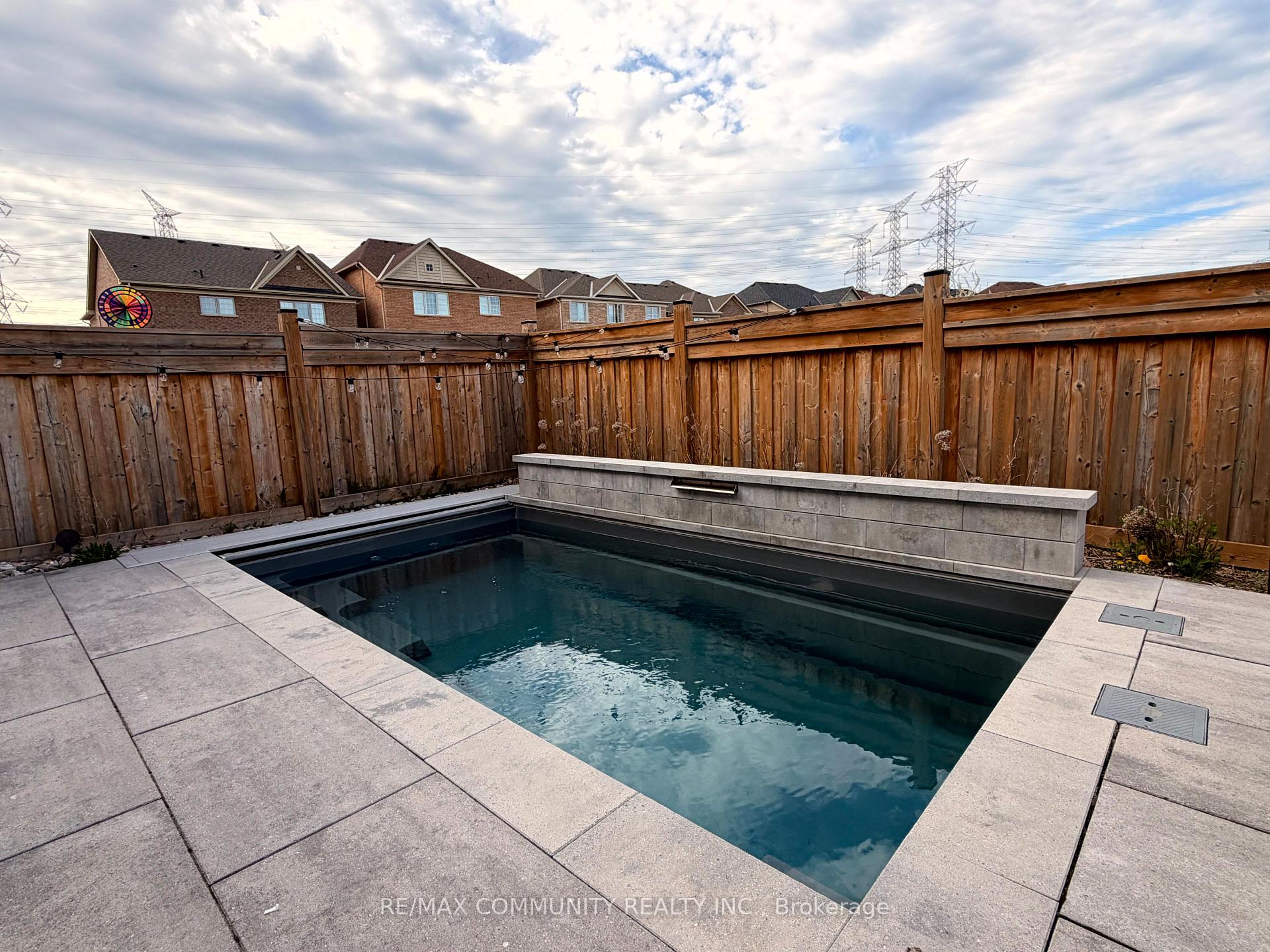 Photo 32 of 2557 Bandsman Crescent, Oshawa, Windfields — HOMEH