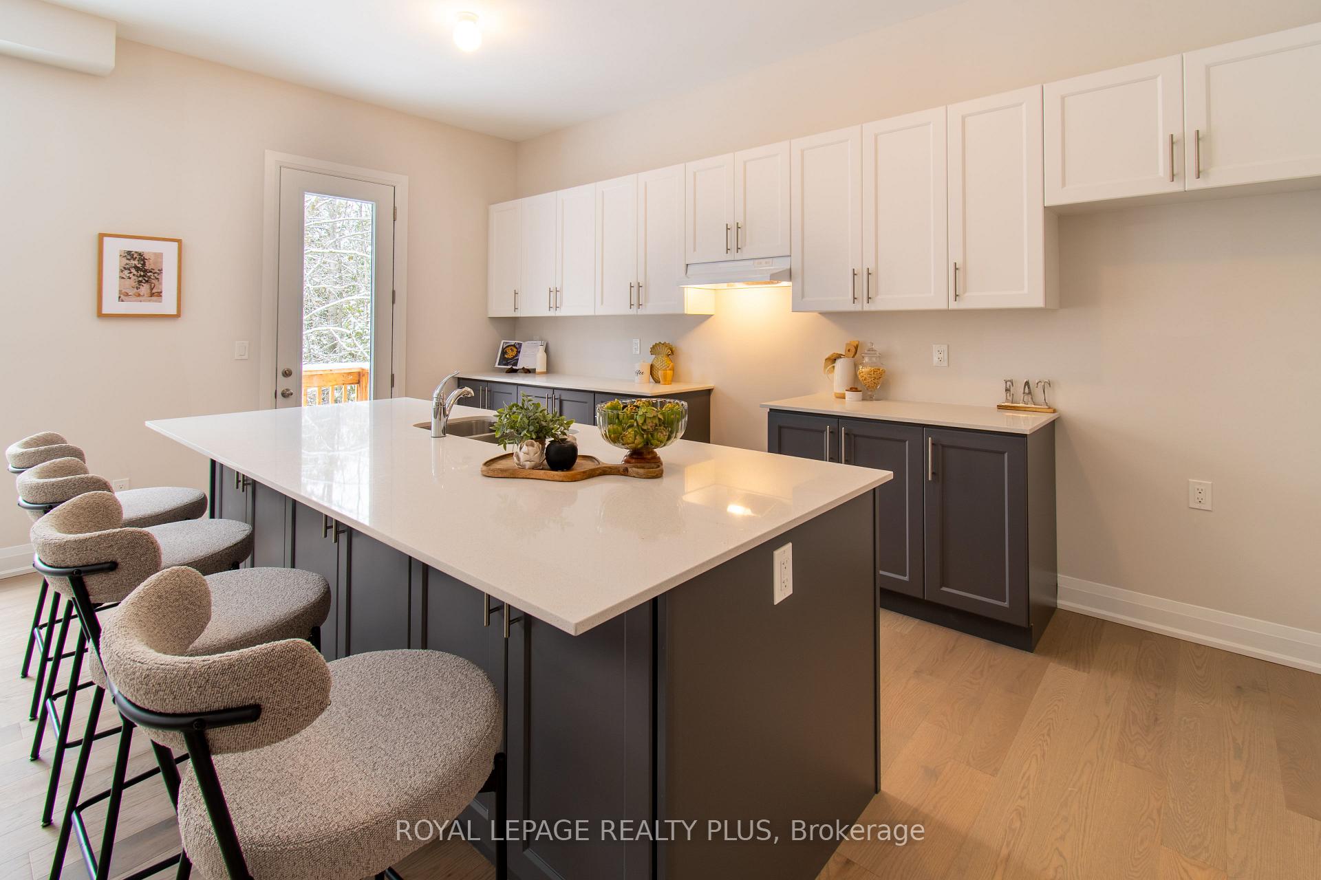Photo 19 of 980 Church Drive, Innisfil, Lefroy — HOMEH