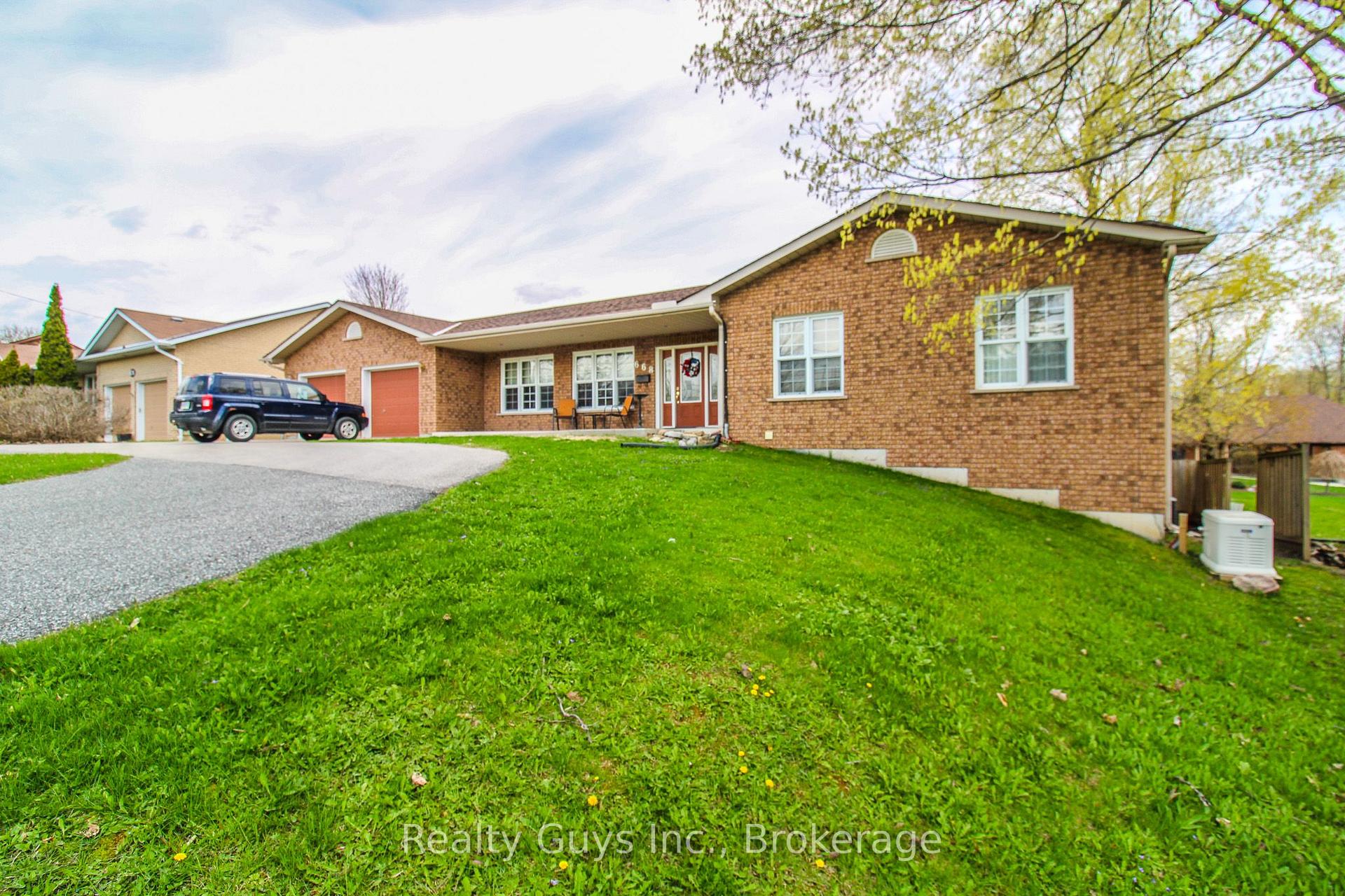 Photo 2 of 668 Brealey Drive, Peterborough, Otonabee Ward 1 — HOMEH