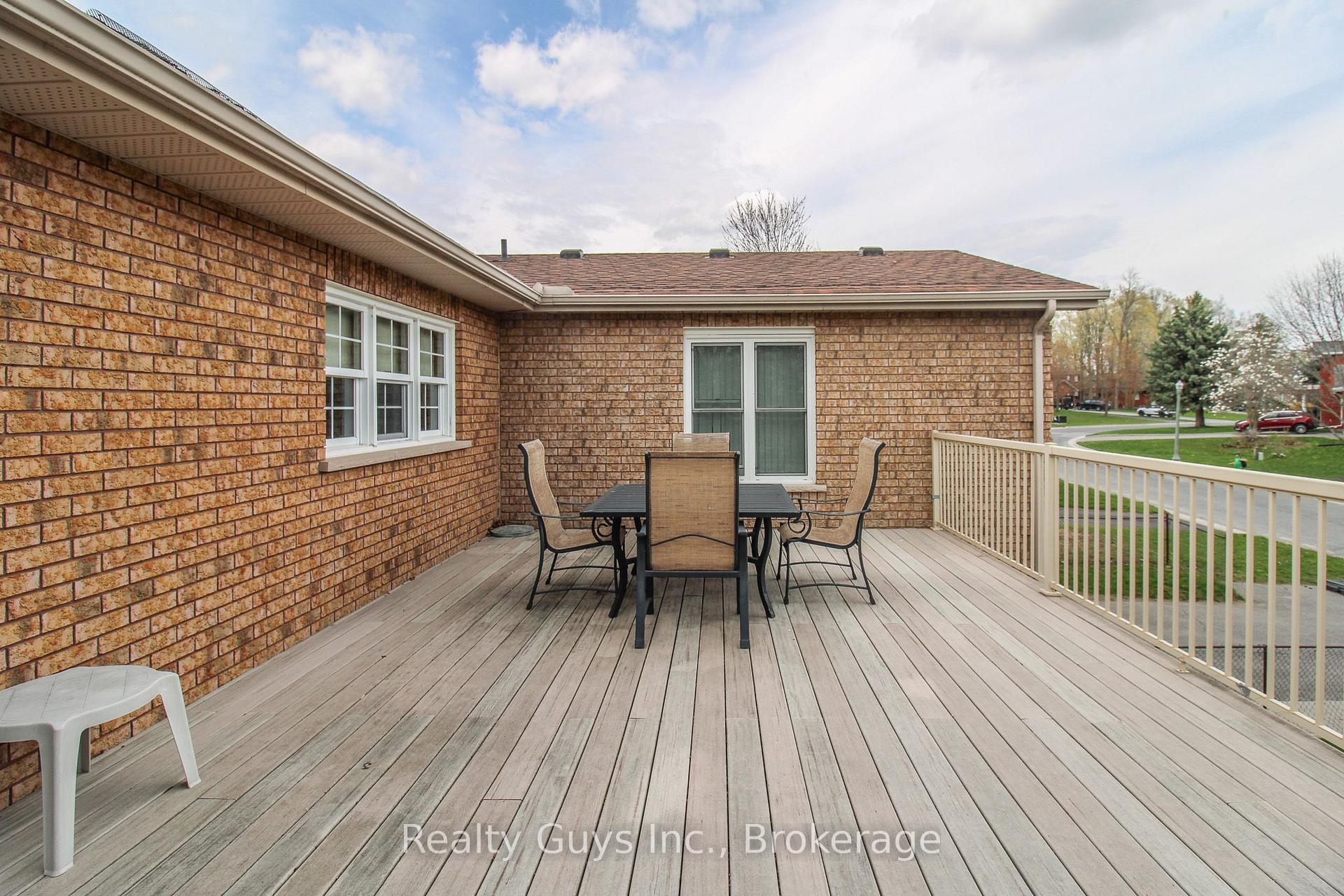 Photo 4 of 668 Brealey Drive, Peterborough, Otonabee Ward 1 — HOMEH