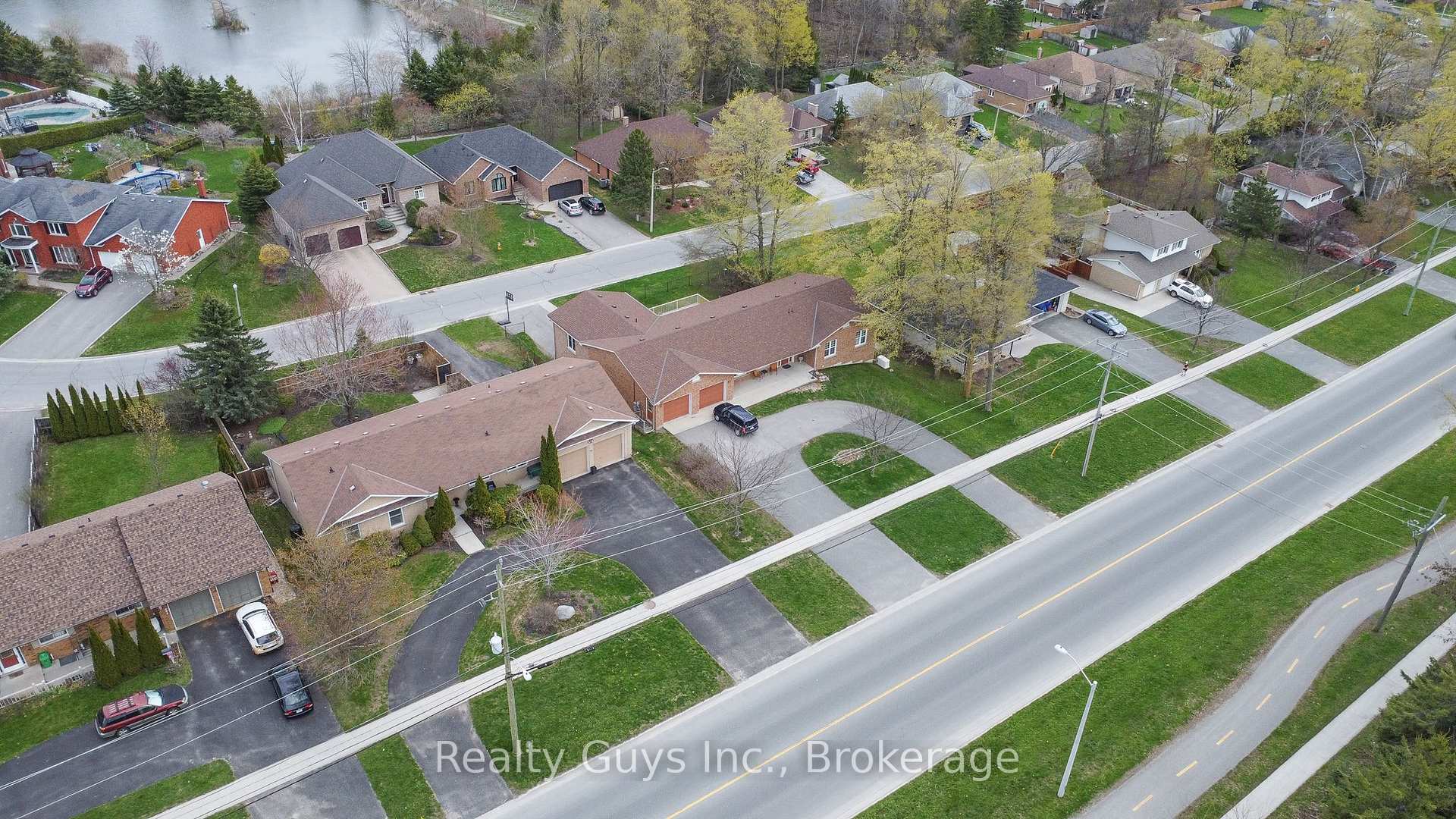 Photo 5 of 668 Brealey Drive, Peterborough, Otonabee Ward 1 — HOMEH