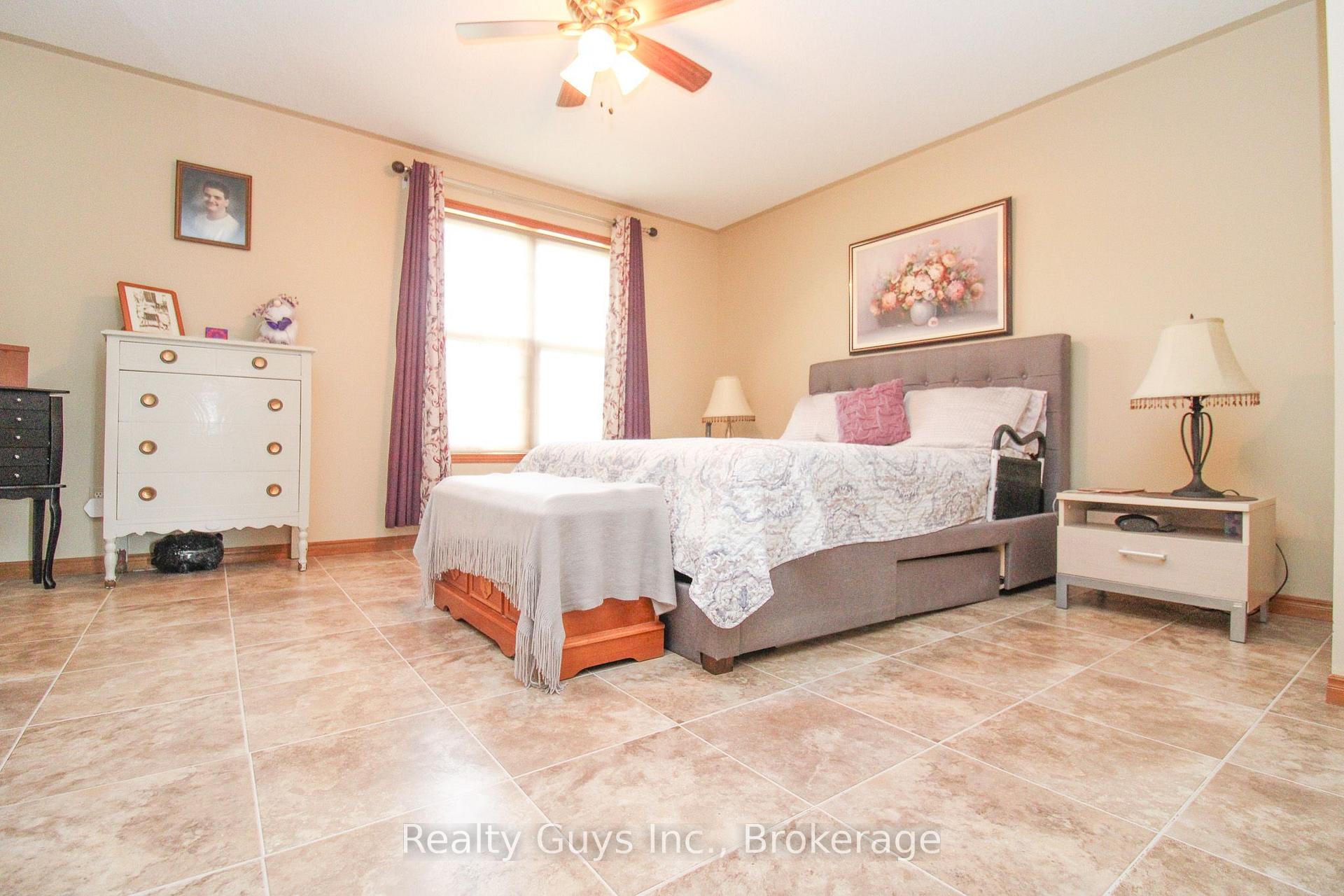Photo 21 of 668 Brealey Drive, Peterborough, Otonabee Ward 1 — HOMEH