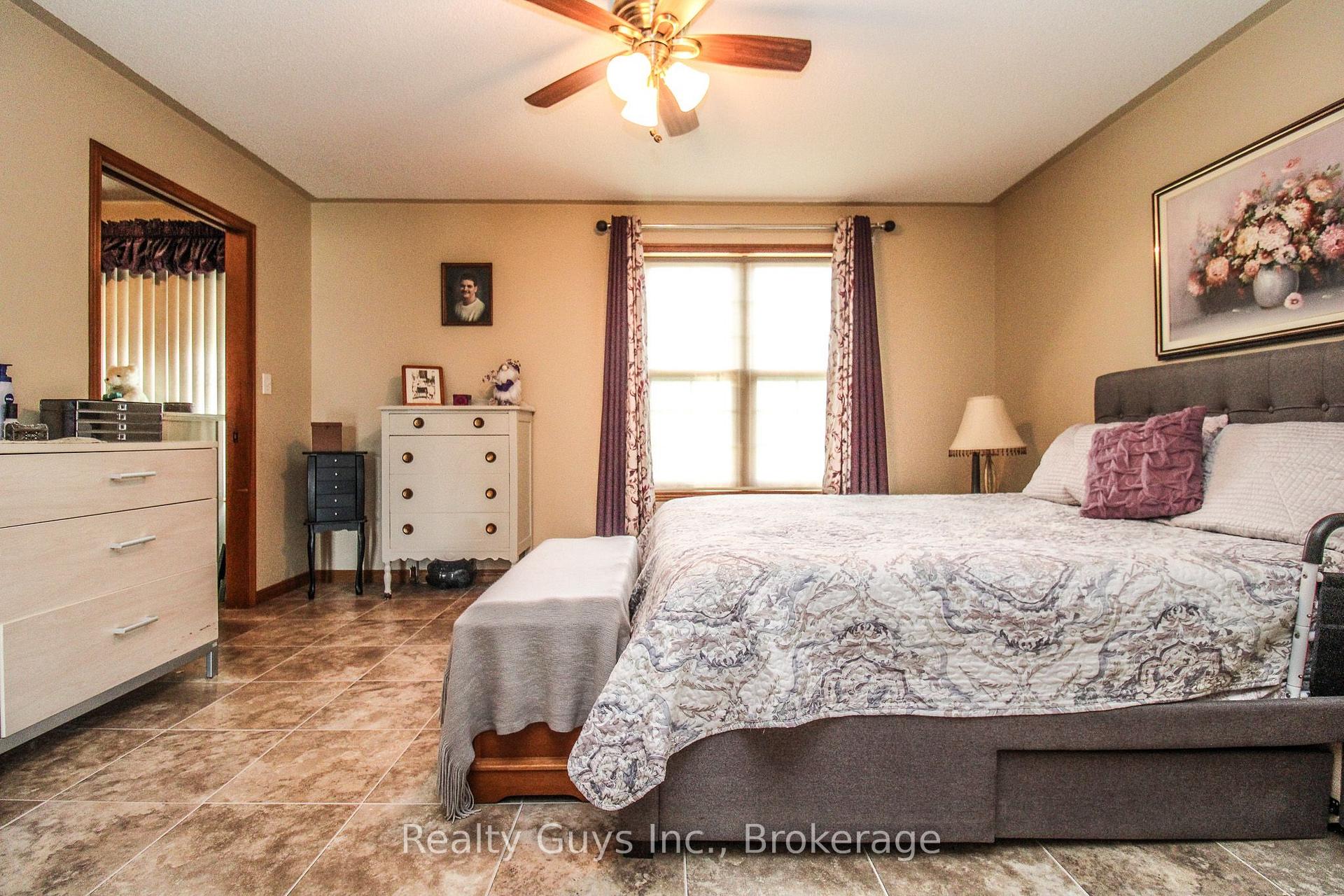 Photo 22 of 668 Brealey Drive, Peterborough, Otonabee Ward 1 — HOMEH