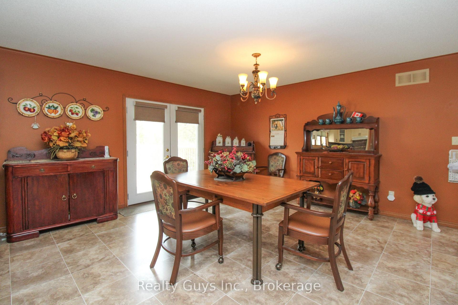 Photo 25 of 668 Brealey Drive, Peterborough, Otonabee Ward 1 — HOMEH