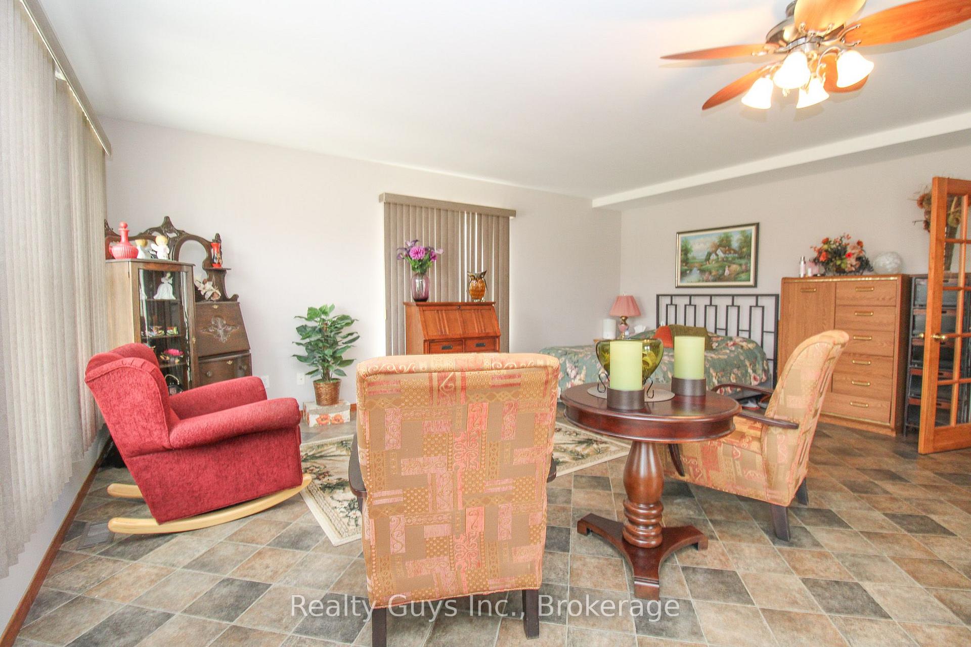 Photo 29 of 668 Brealey Drive, Peterborough, Otonabee Ward 1 — HOMEH