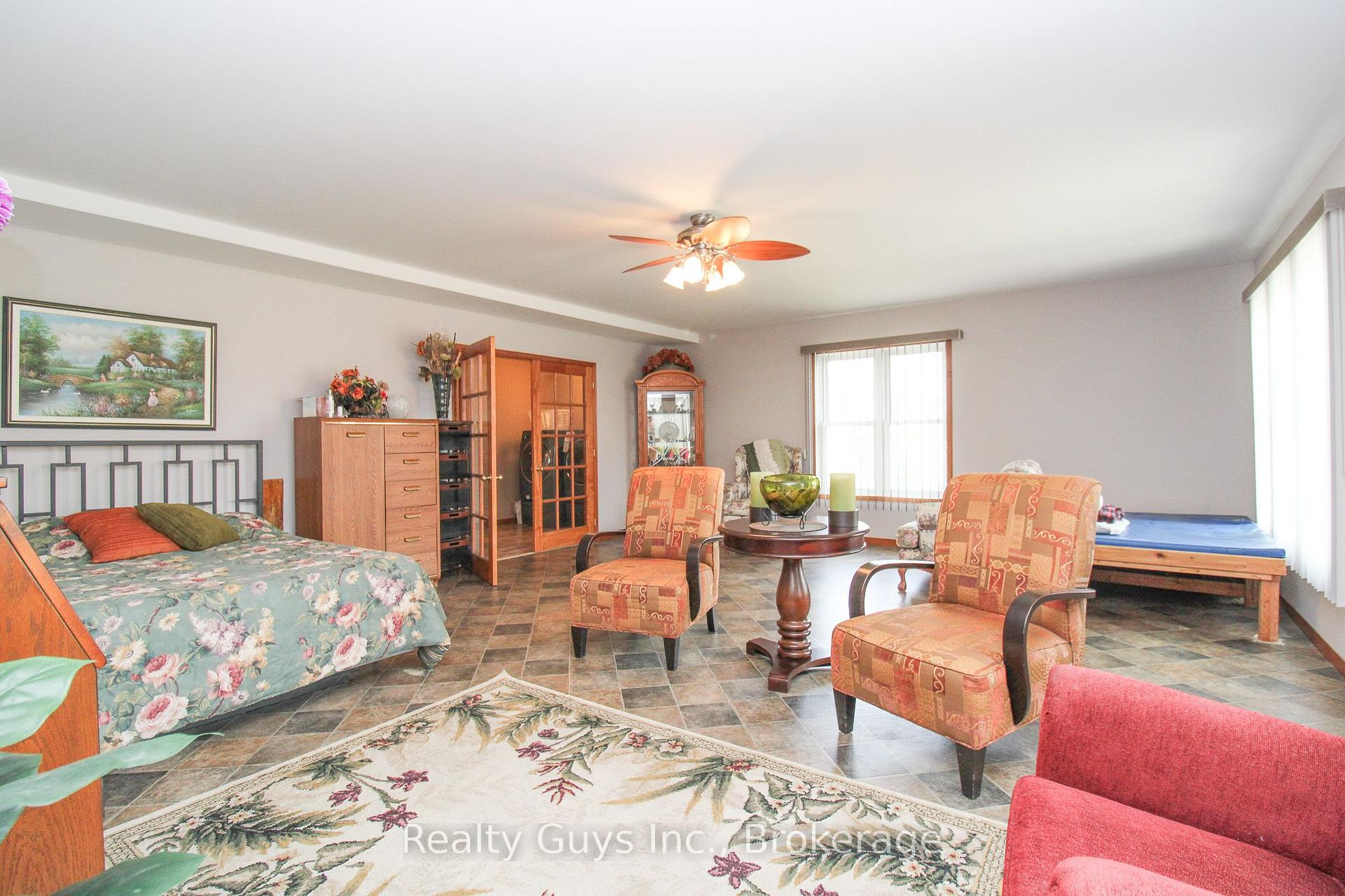 Photo 30 of 668 Brealey Drive, Peterborough, Otonabee Ward 1 — HOMEH