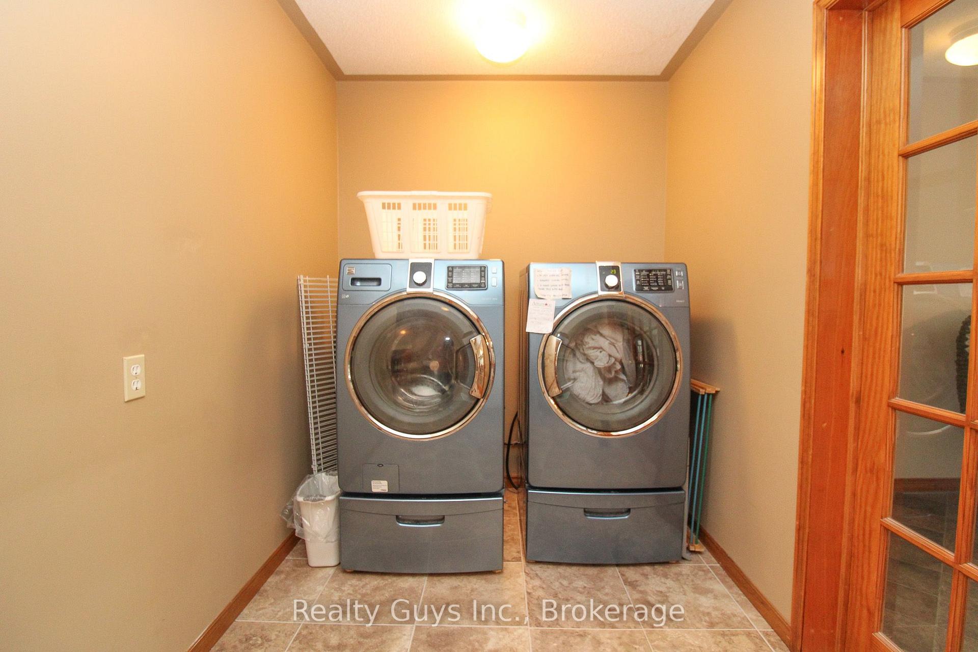 Photo 31 of 668 Brealey Drive, Peterborough, Otonabee Ward 1 — HOMEH