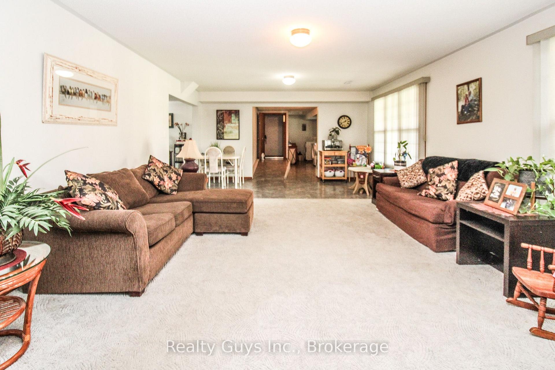 Photo 34 of 668 Brealey Drive, Peterborough, Otonabee Ward 1 — HOMEH