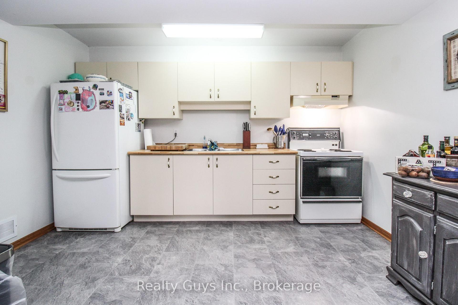 Photo 37 of 668 Brealey Drive, Peterborough, Otonabee Ward 1 — HOMEH