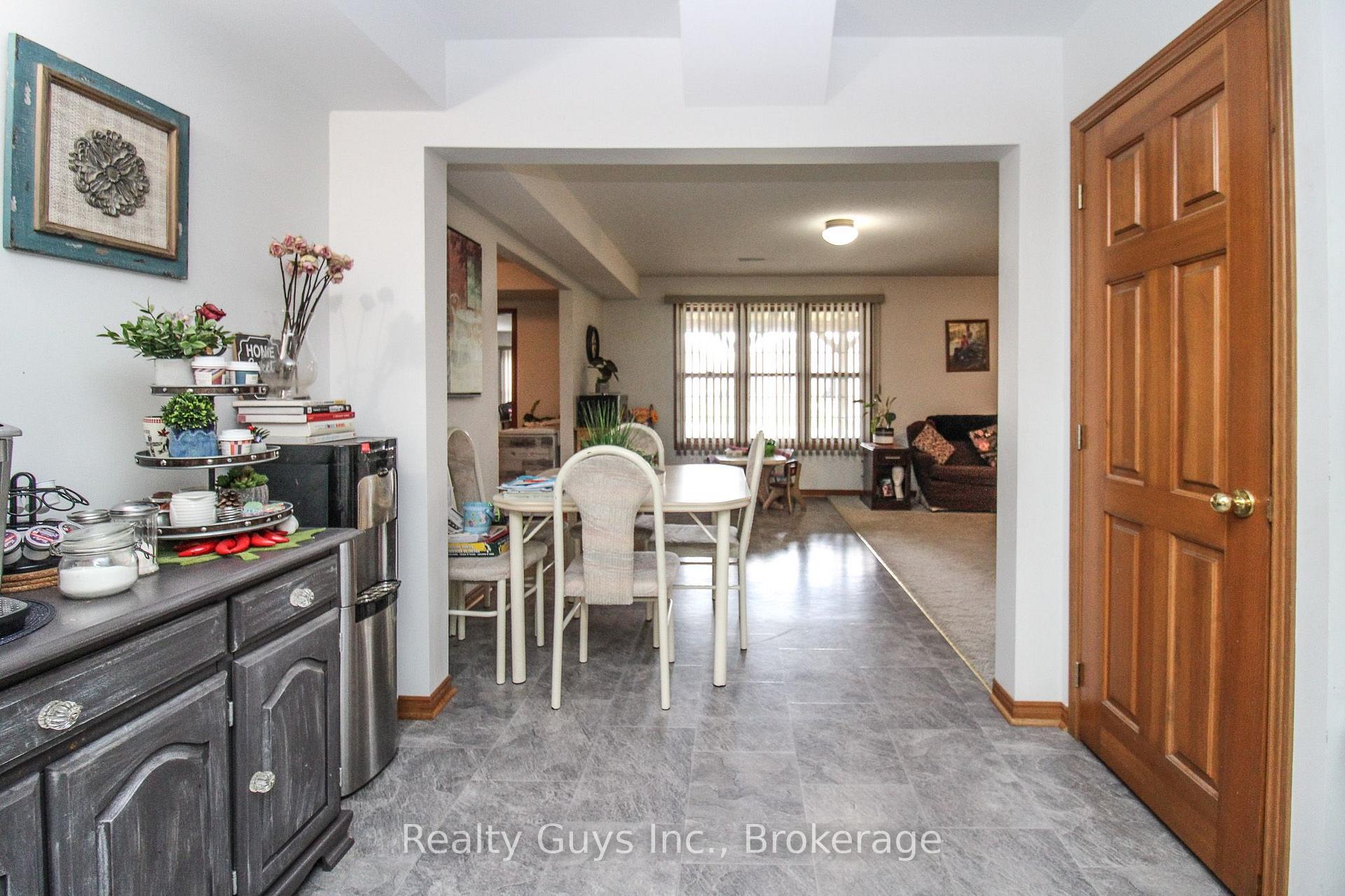 Photo 38 of 668 Brealey Drive, Peterborough, Otonabee Ward 1 — HOMEH