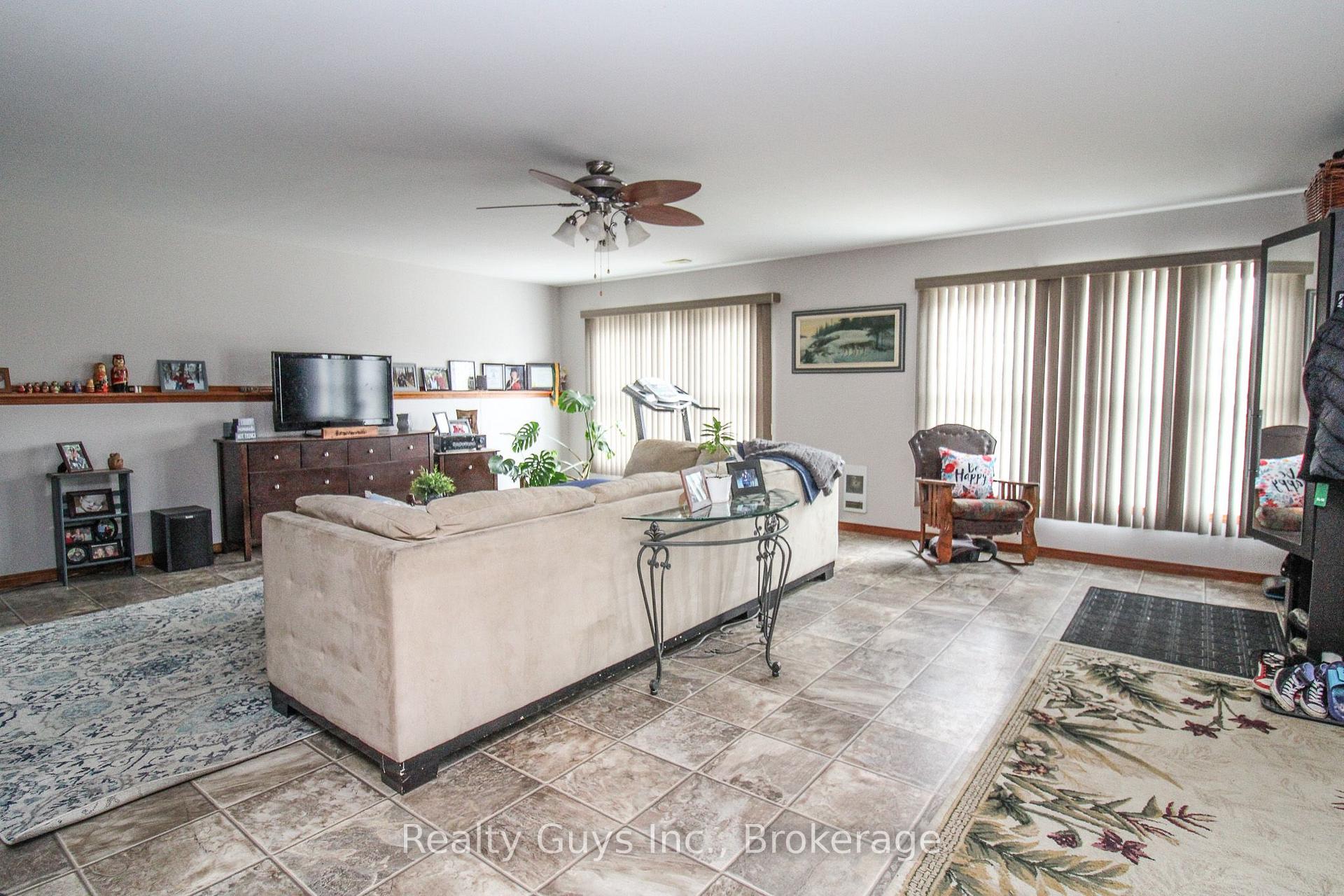 Photo 45 of 668 Brealey Drive, Peterborough, Otonabee Ward 1 — HOMEH