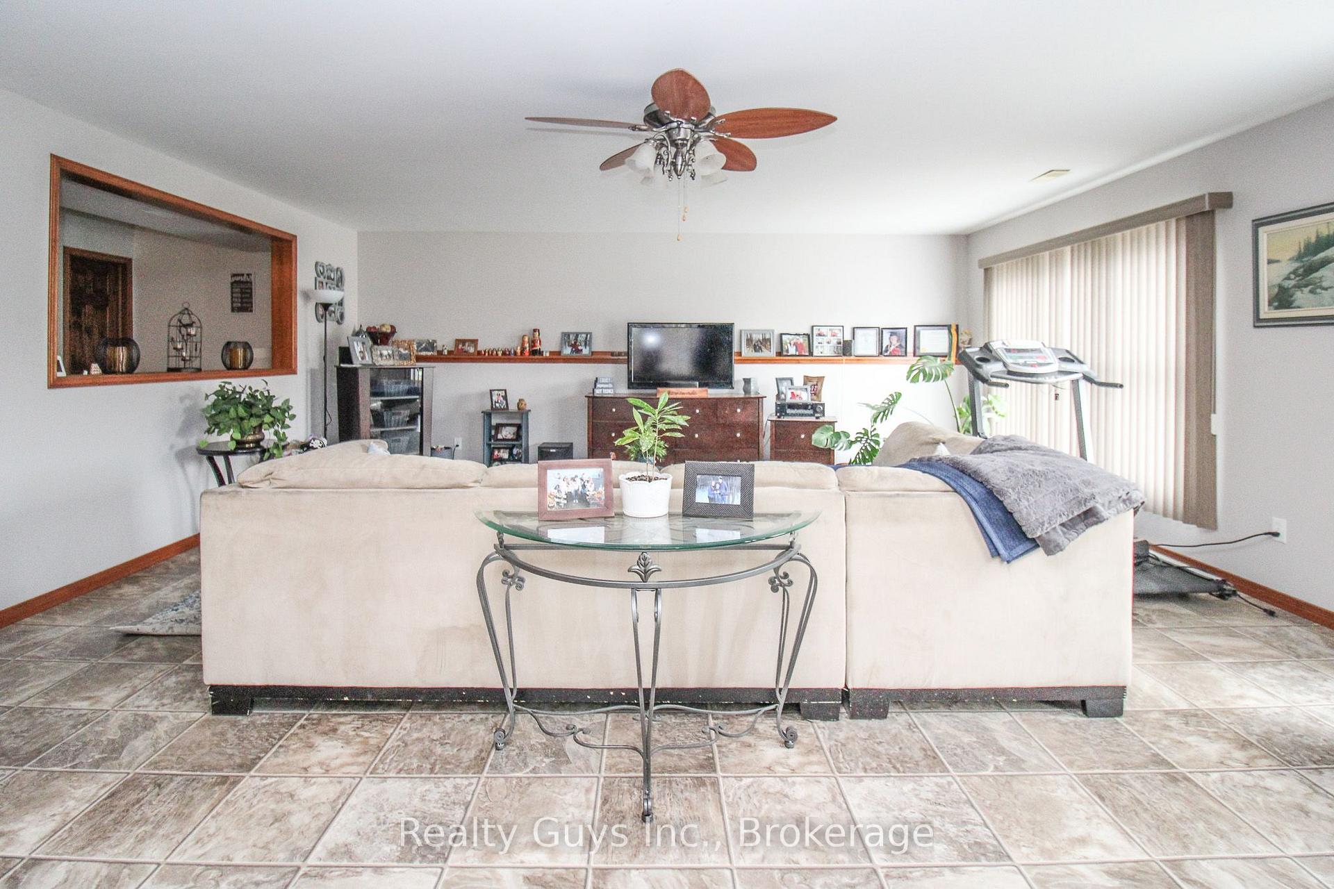Photo 46 of 668 Brealey Drive, Peterborough, Otonabee Ward 1 — HOMEH