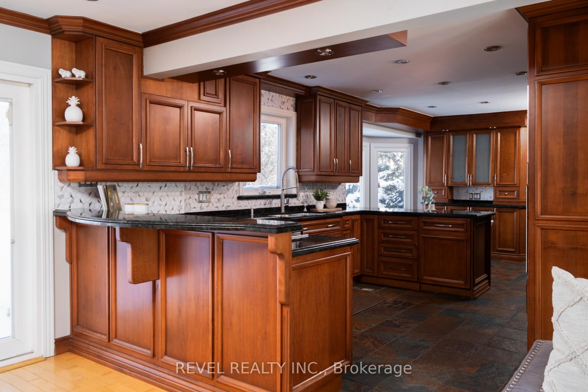 Photo 11 of 14227 Trafalgar Road, Halton Hills, Rural Halton Hills — HOMEH