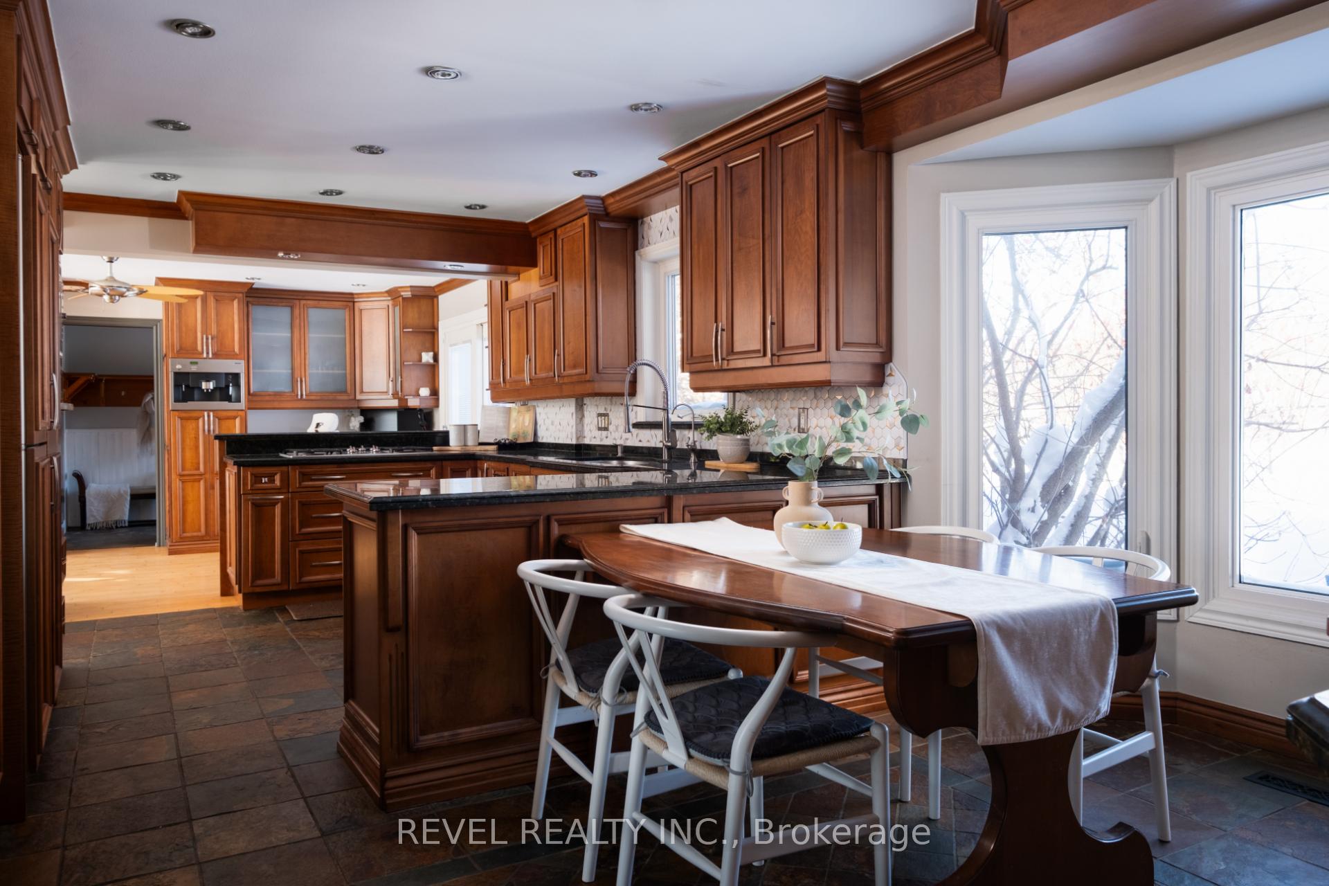 Photo 14 of 14227 Trafalgar Road, Halton Hills, Rural Halton Hills — HOMEH
