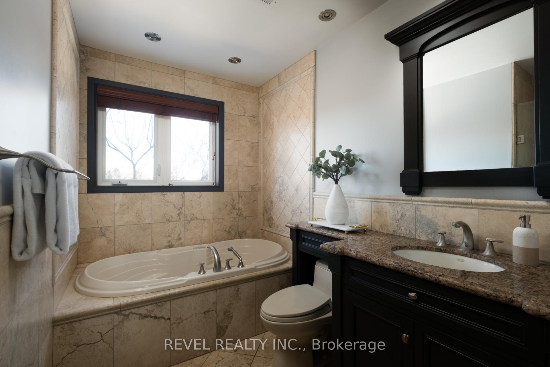 Photo 17 of 14227 Trafalgar Road, Halton Hills, Rural Halton Hills — HOMEH