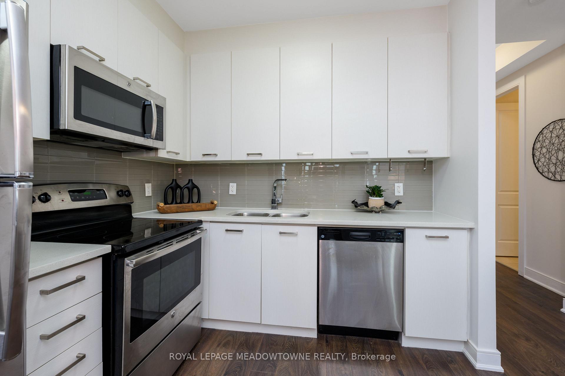 Photo 15 of Unit 505, 150 Main Street W, Hamilton, Central — HOMEH
