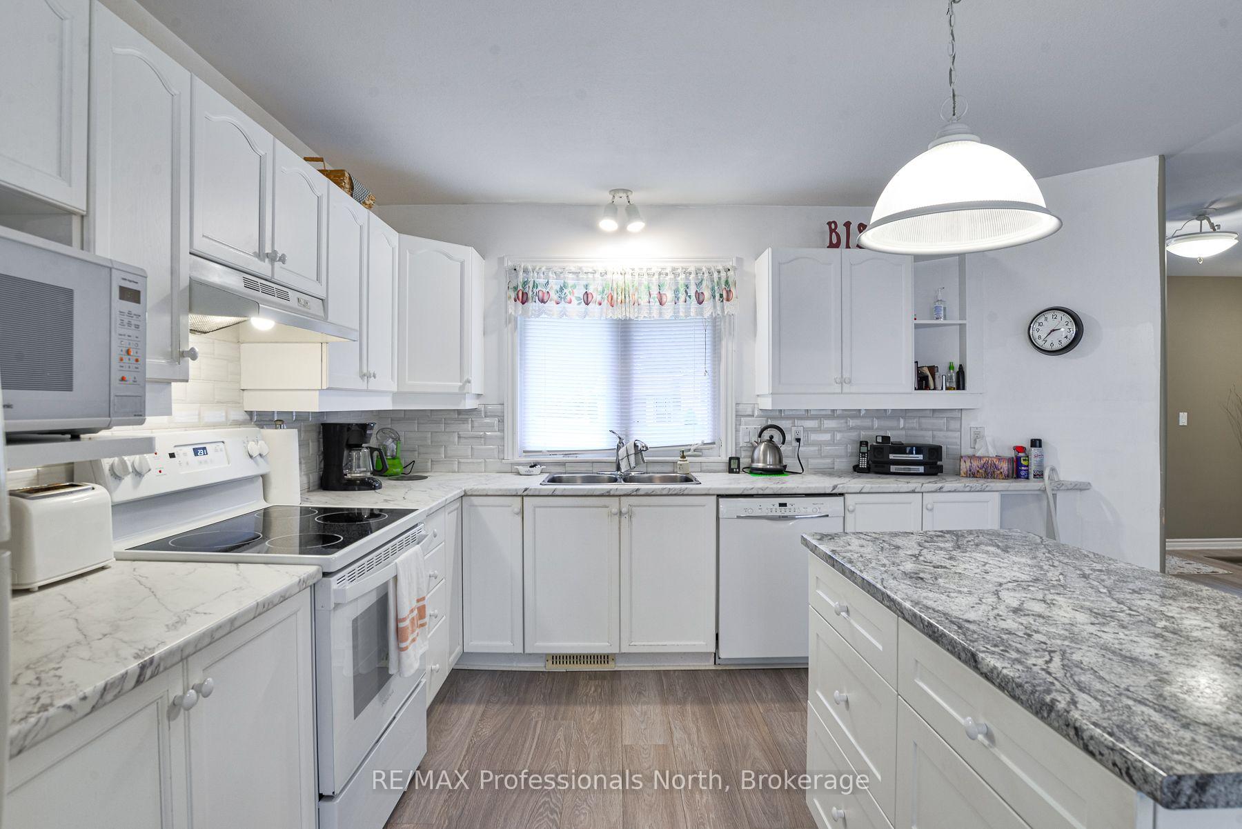 Photo 4 of 41 Killdeer Crescent, Bracebridge, Monck (Bracebridge) — HOMEH