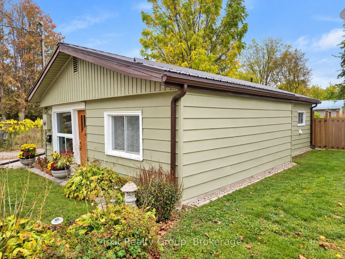 Photo 2 of 127 Leopold Street, Quinte West, Trenton Ward — HOMEH