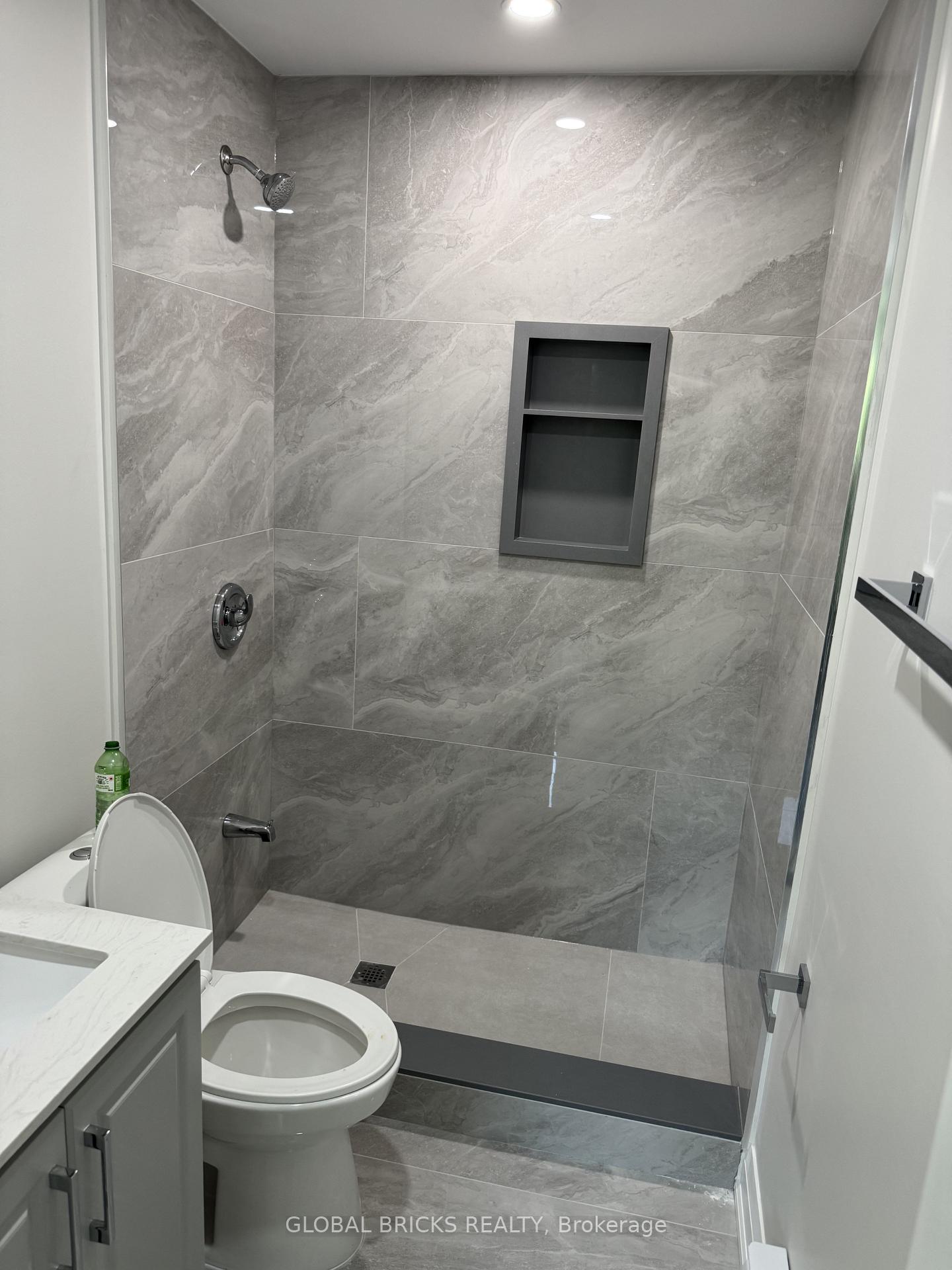 Photo 10 of Unit Unit 1- Front Upper, 101 Minerva Avenue, Scarborough, Cliffcrest — HOMEH