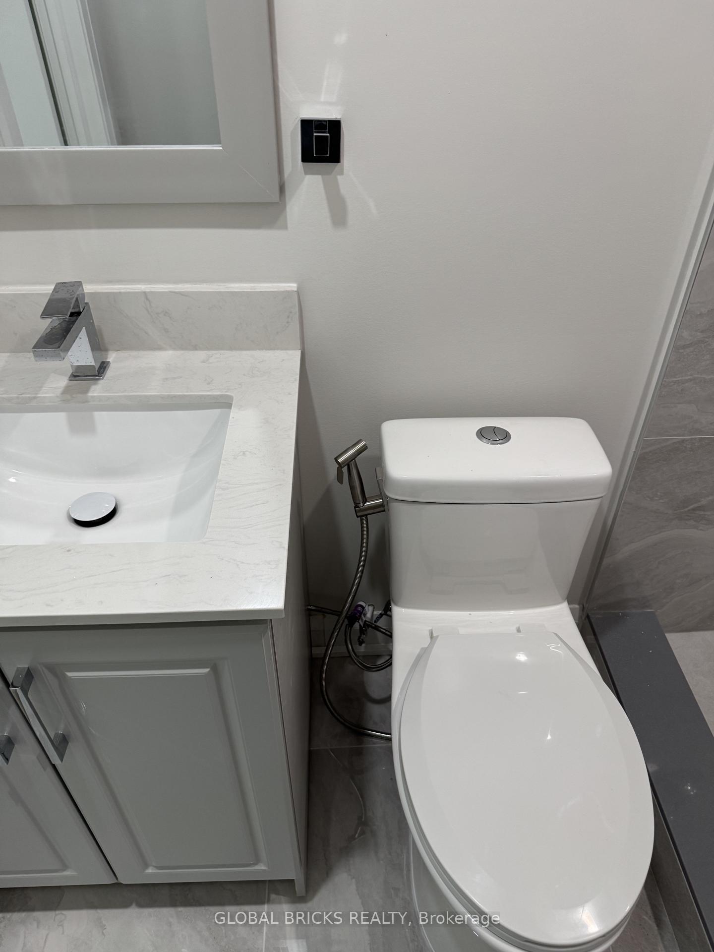 Photo 11 of Unit Unit 1- Front Upper, 101 Minerva Avenue, Scarborough, Cliffcrest — HOMEH