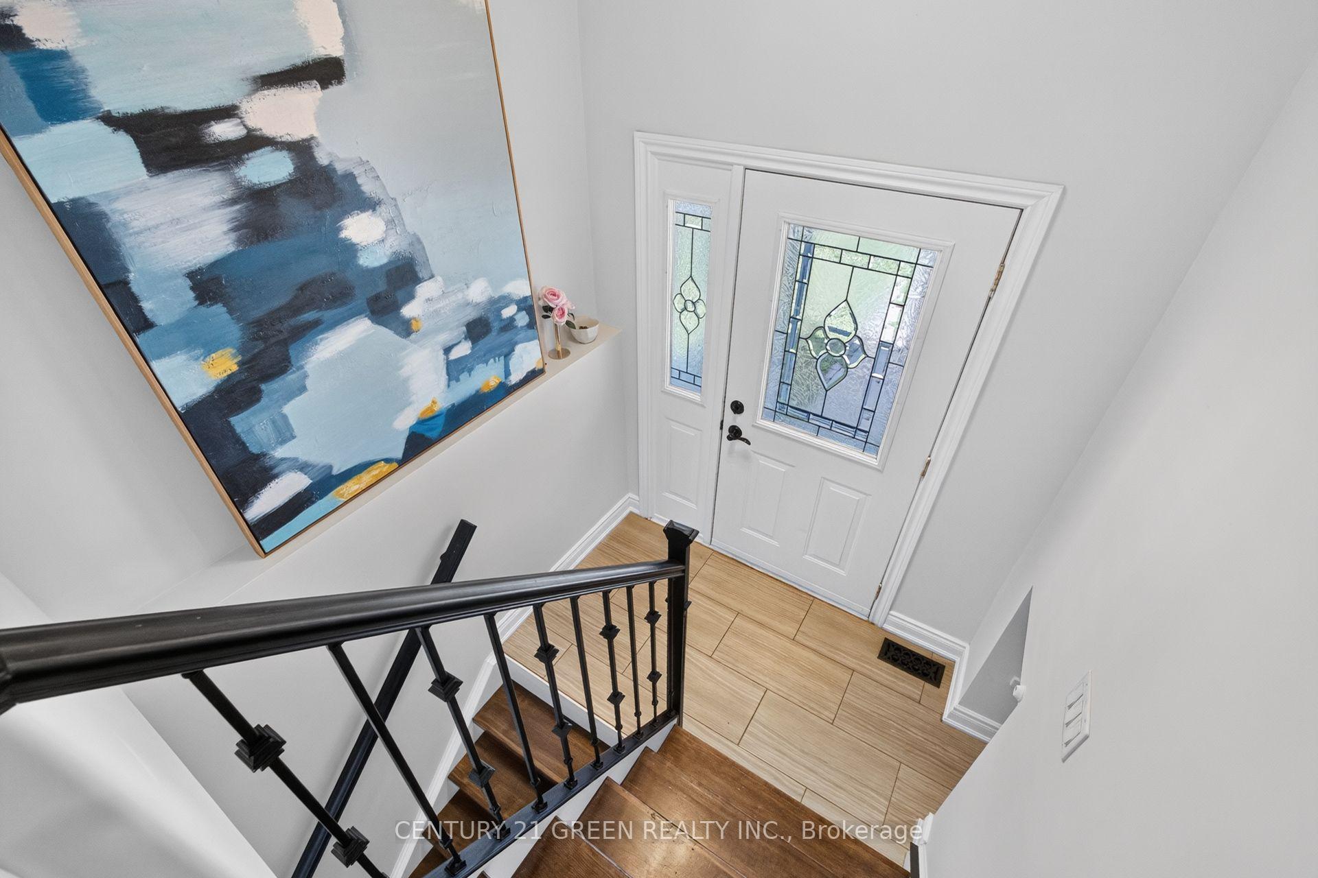 Photo 3 of 22 Quaker Crescent, Hamilton, Quinndale — HOMEH