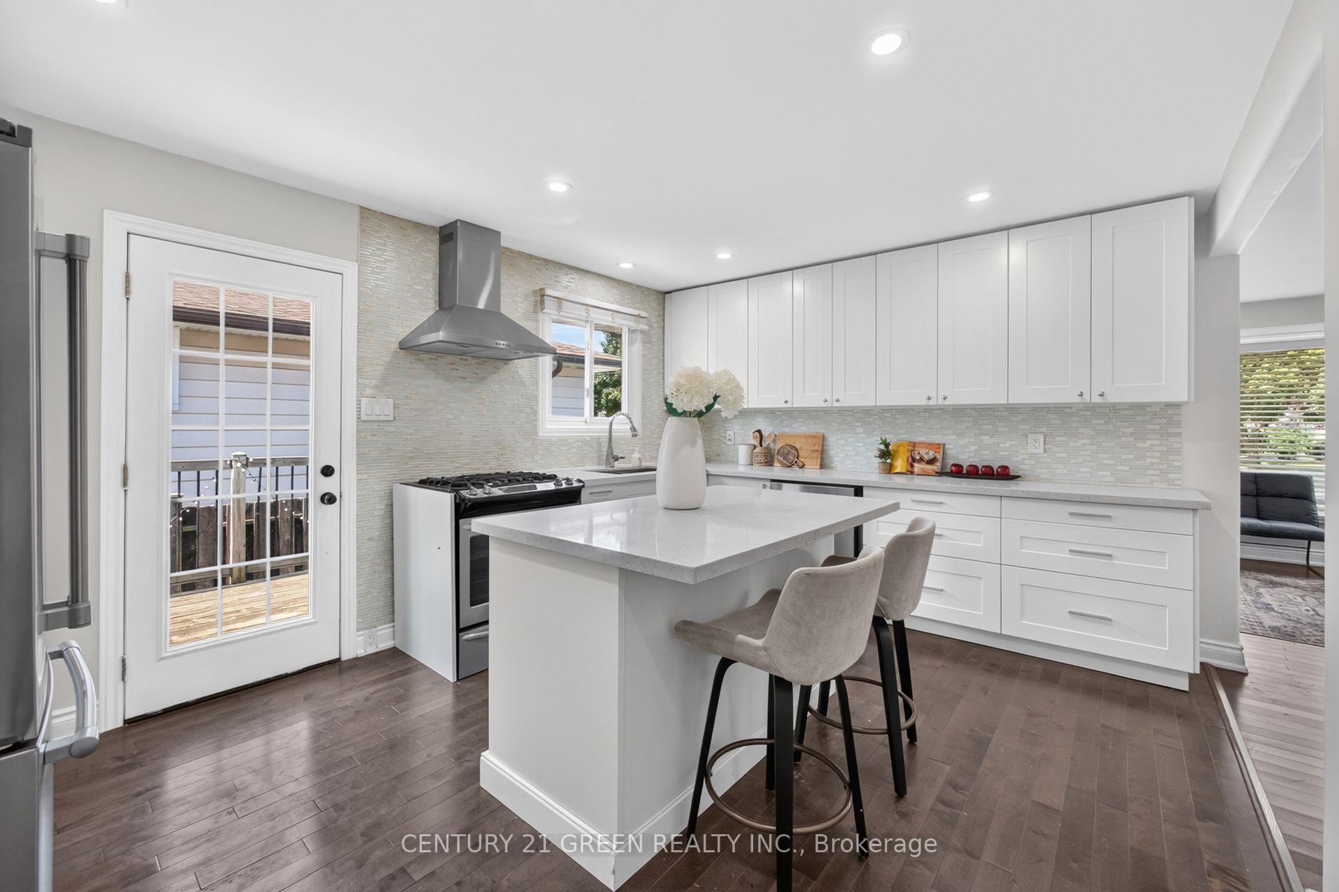 Photo 15 of 22 Quaker Crescent, Hamilton, Quinndale — HOMEH