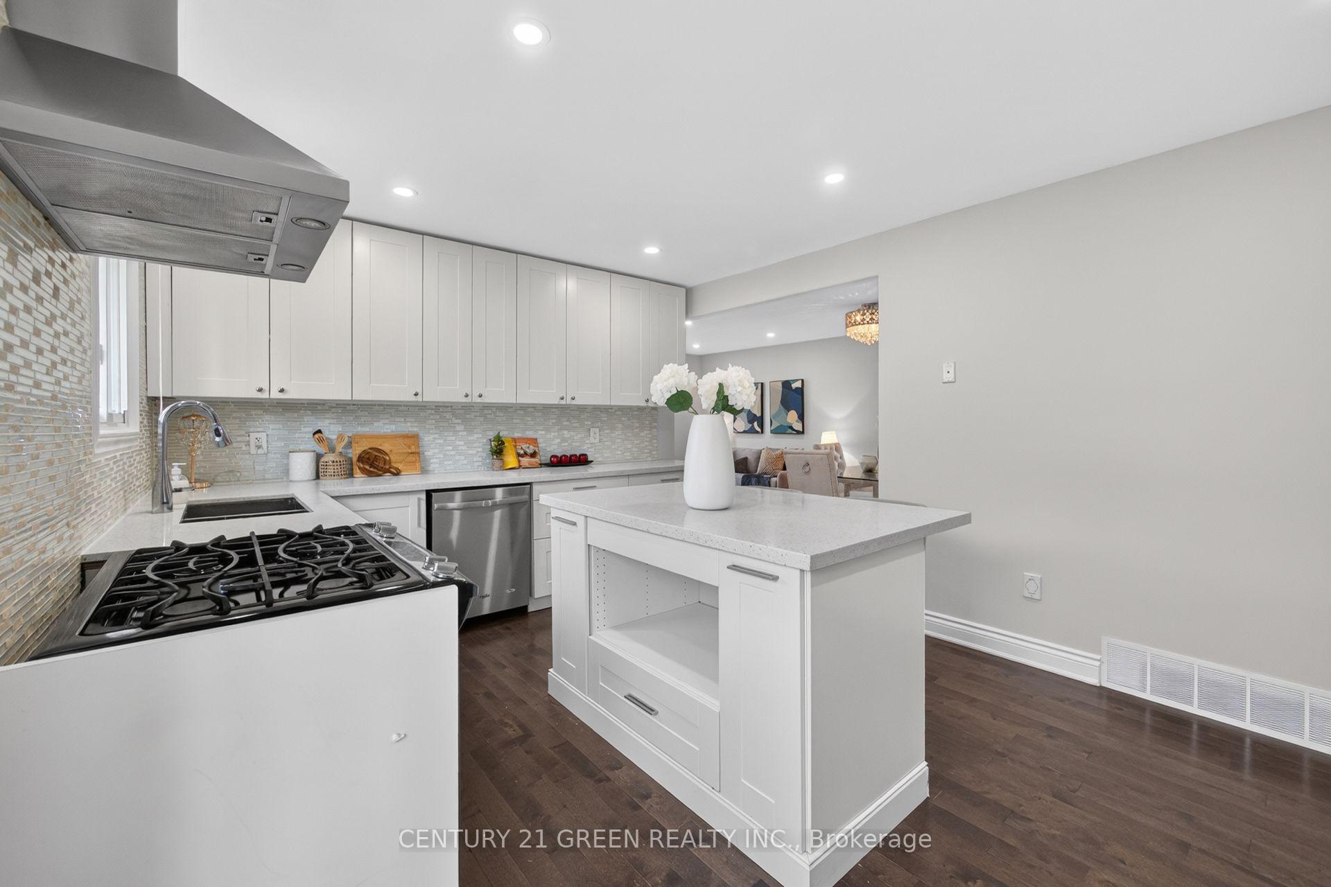 Photo 16 of 22 Quaker Crescent, Hamilton, Quinndale — HOMEH