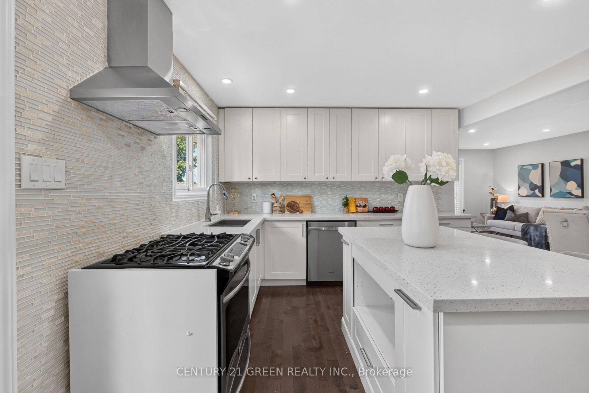 Photo 17 of 22 Quaker Crescent, Hamilton, Quinndale — HOMEH