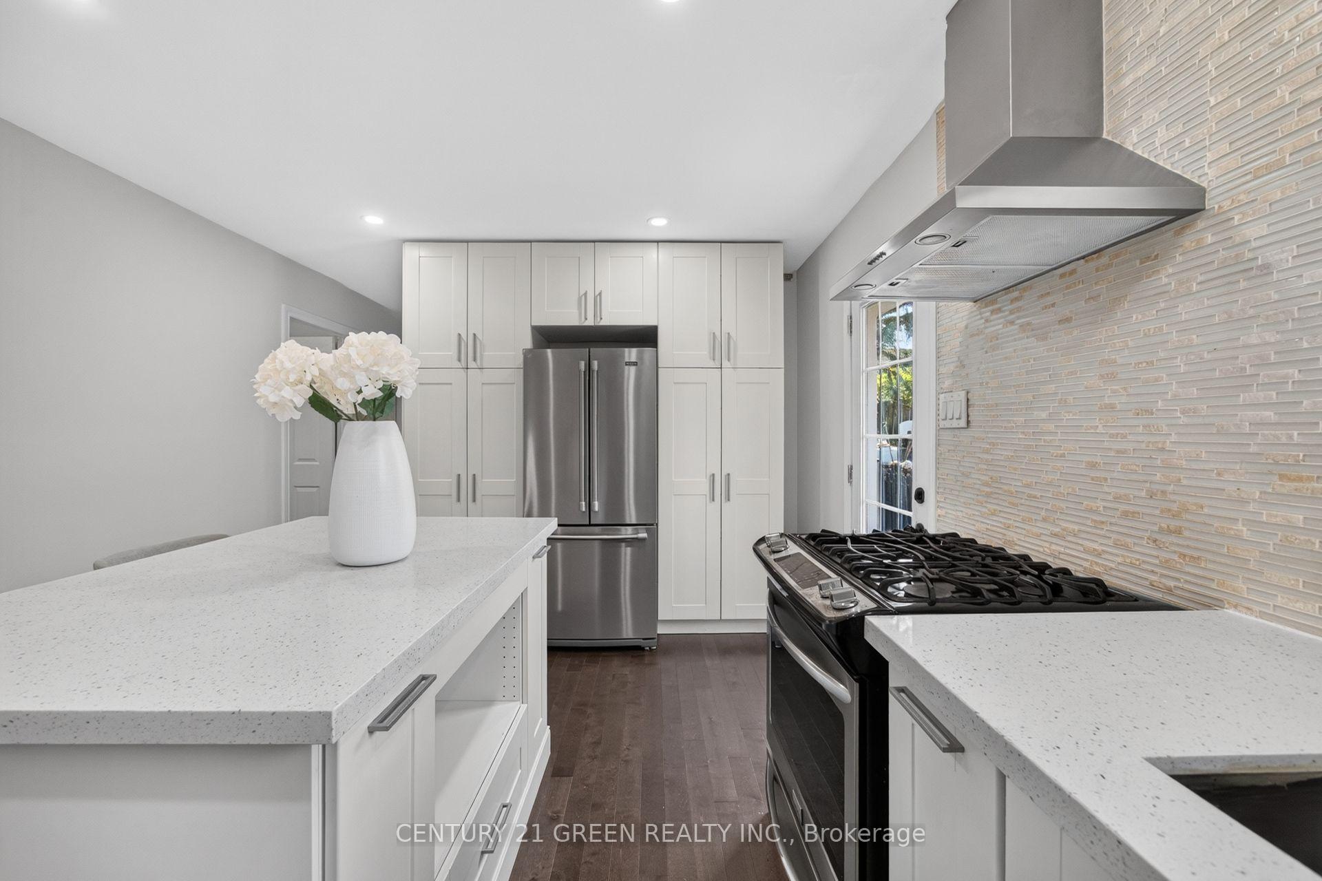 Photo 18 of 22 Quaker Crescent, Hamilton, Quinndale — HOMEH
