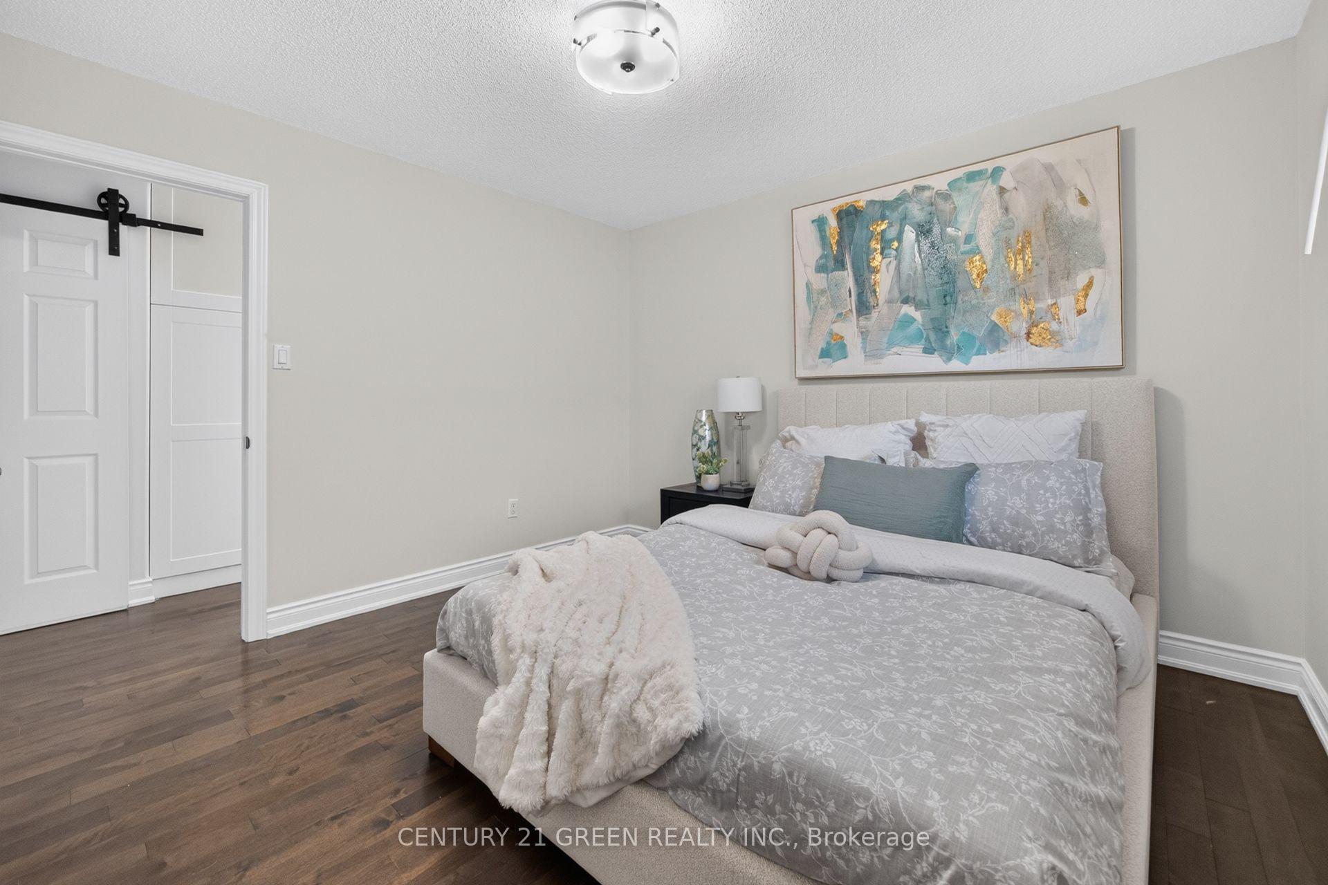 Photo 23 of 22 Quaker Crescent, Hamilton, Quinndale — HOMEH