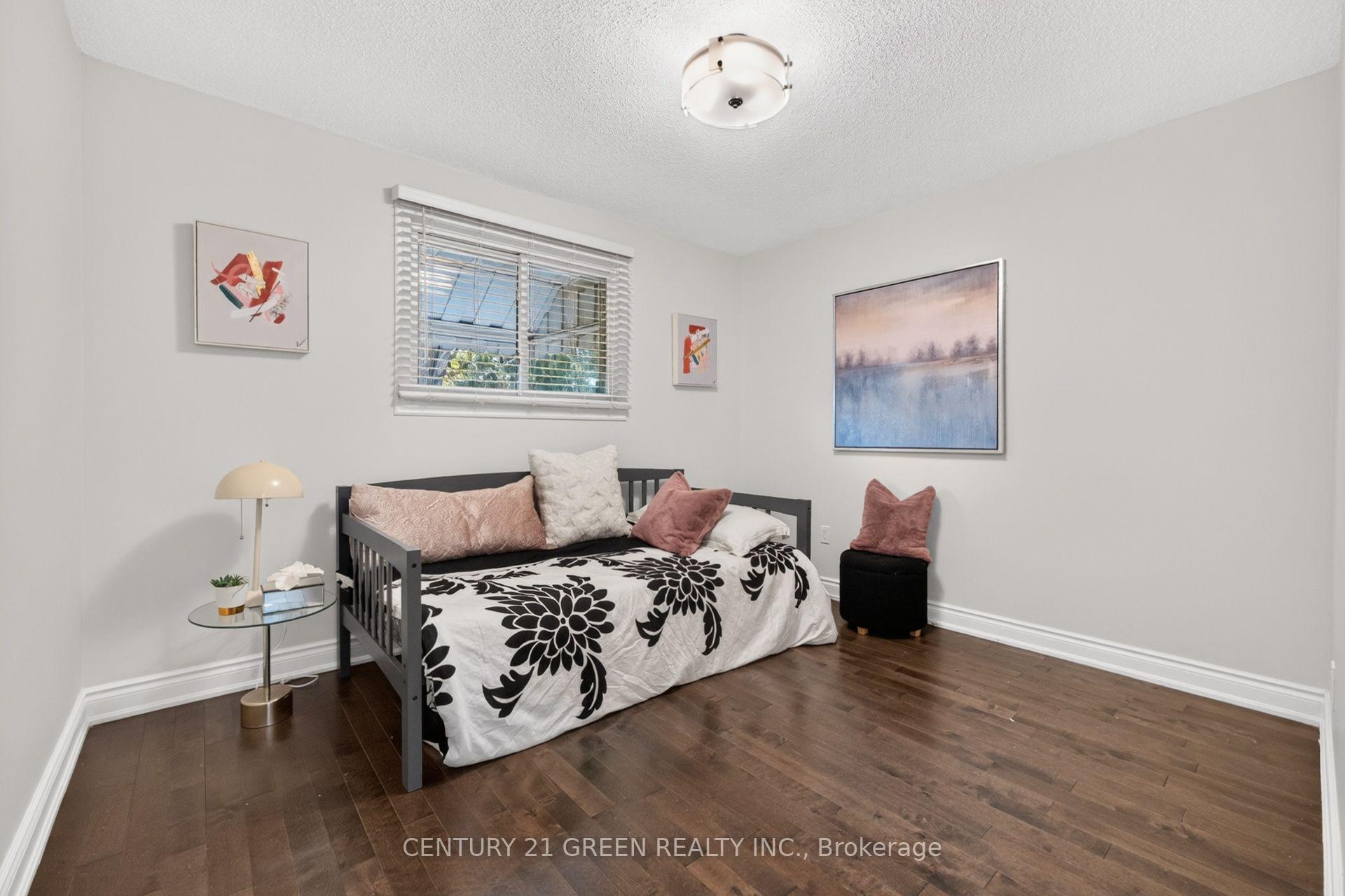 Photo 25 of 22 Quaker Crescent, Hamilton, Quinndale — HOMEH