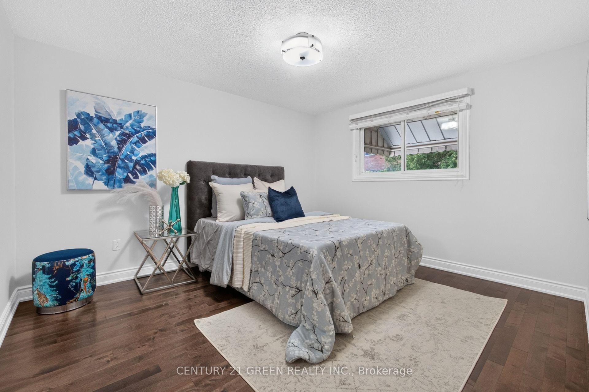 Photo 28 of 22 Quaker Crescent, Hamilton, Quinndale — HOMEH