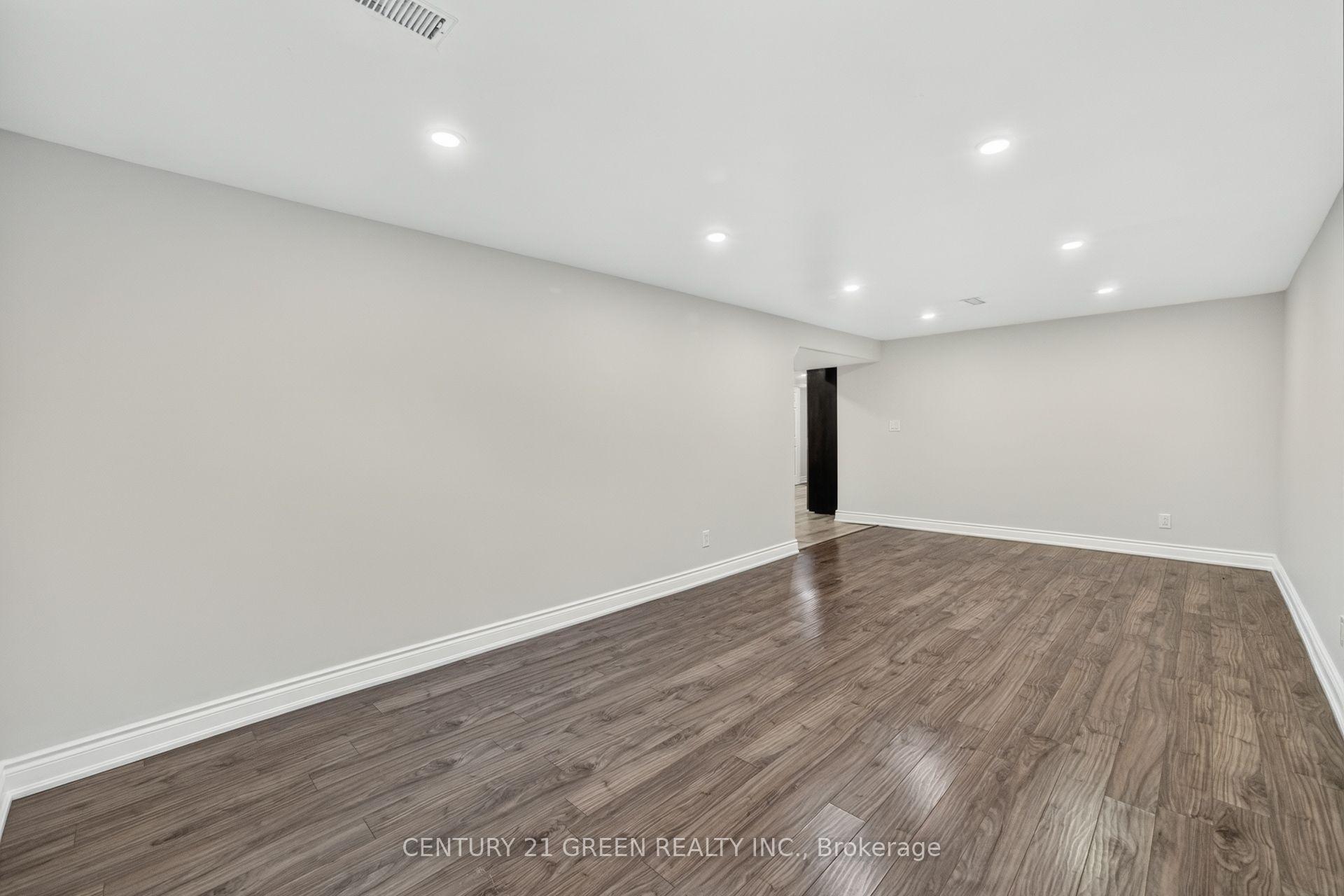 Photo 40 of 22 Quaker Crescent, Hamilton, Quinndale — HOMEH