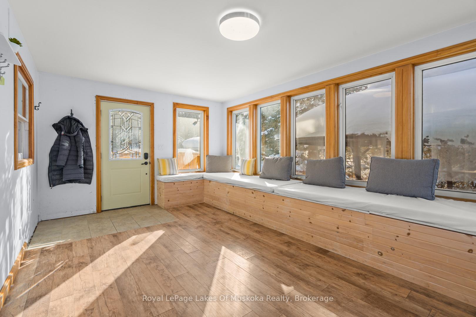 Photo 3 of 30 Kitchen Road S, Huntsville, Chaffey — HOMEH