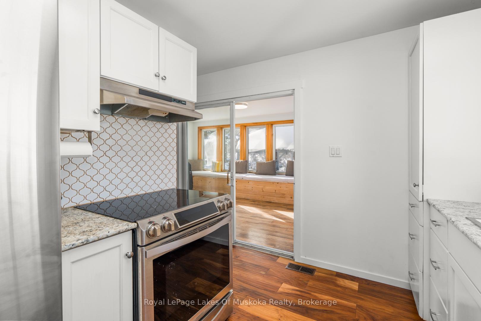 Photo 8 of 30 Kitchen Road S, Huntsville, Chaffey — HOMEH