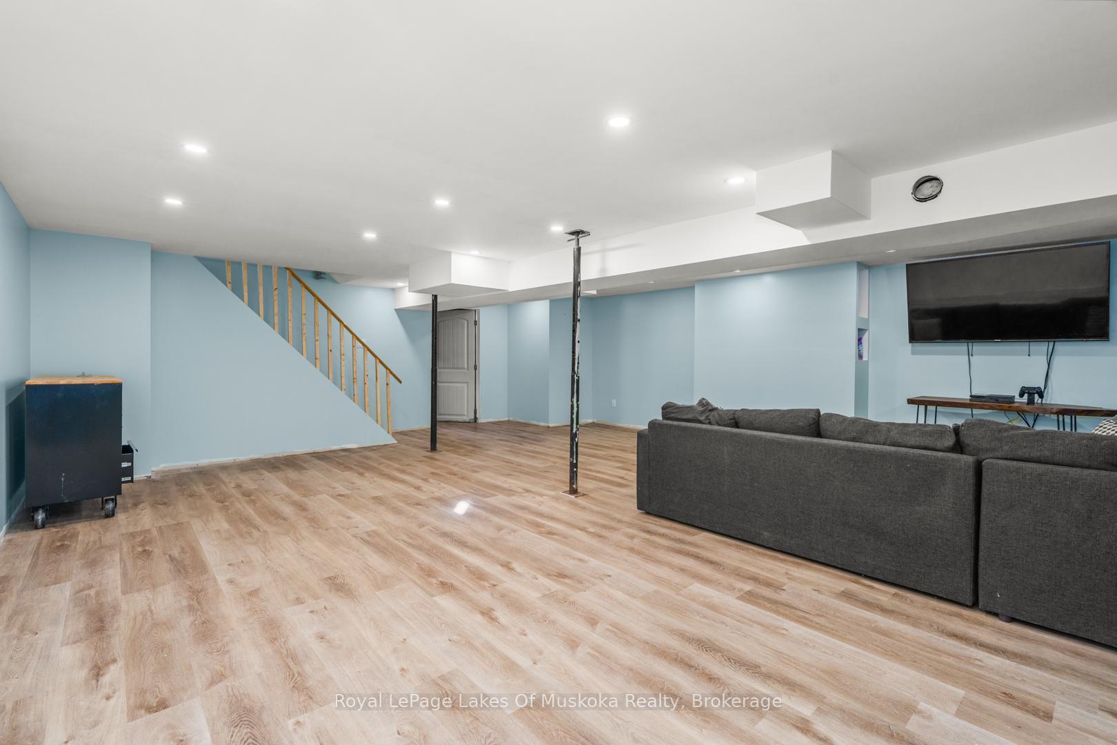 Photo 16 of 30 Kitchen Road S, Huntsville, Chaffey — HOMEH