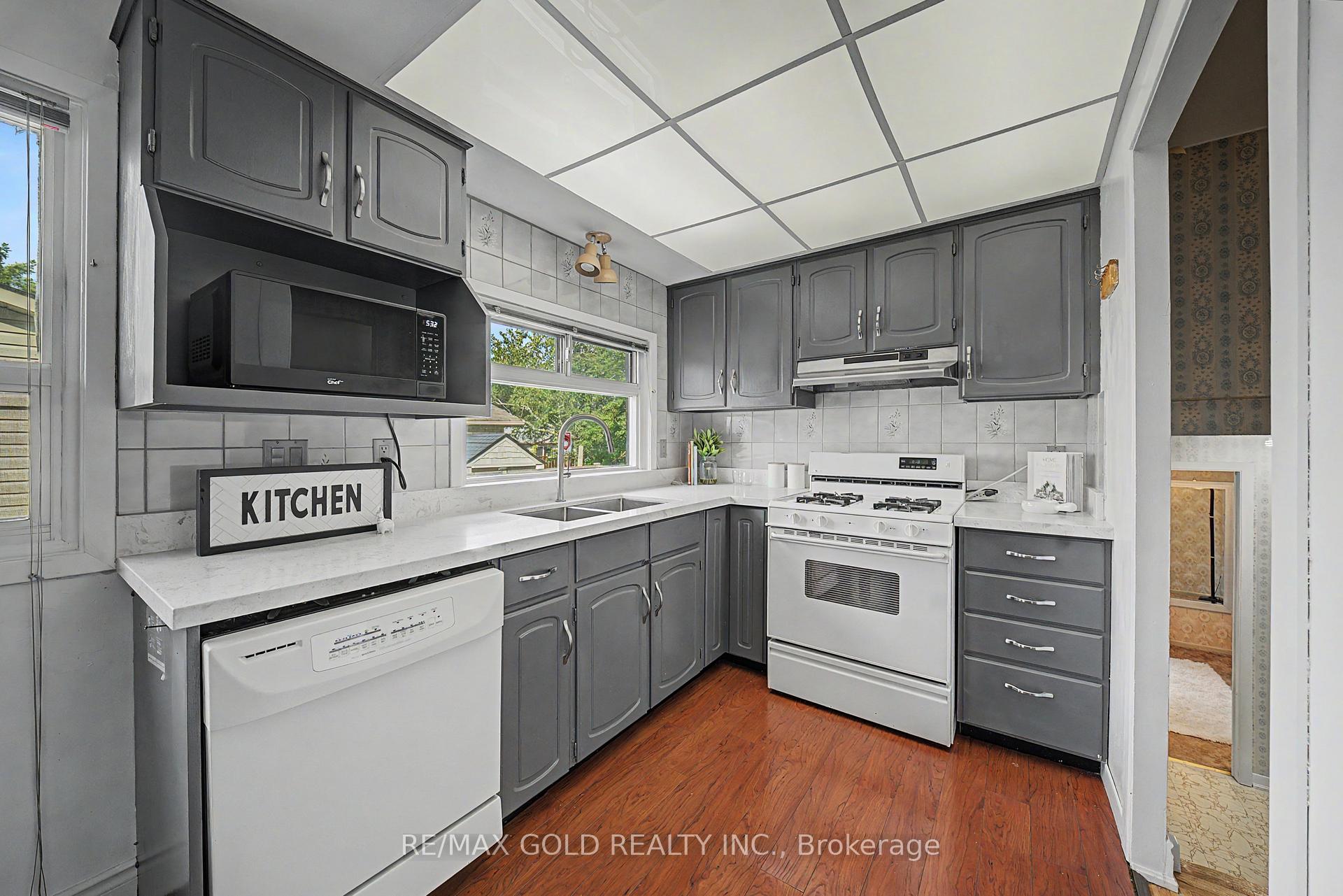 Photo 13 of 52 Madoc Drive, Brampton, Madoc — HOMEH