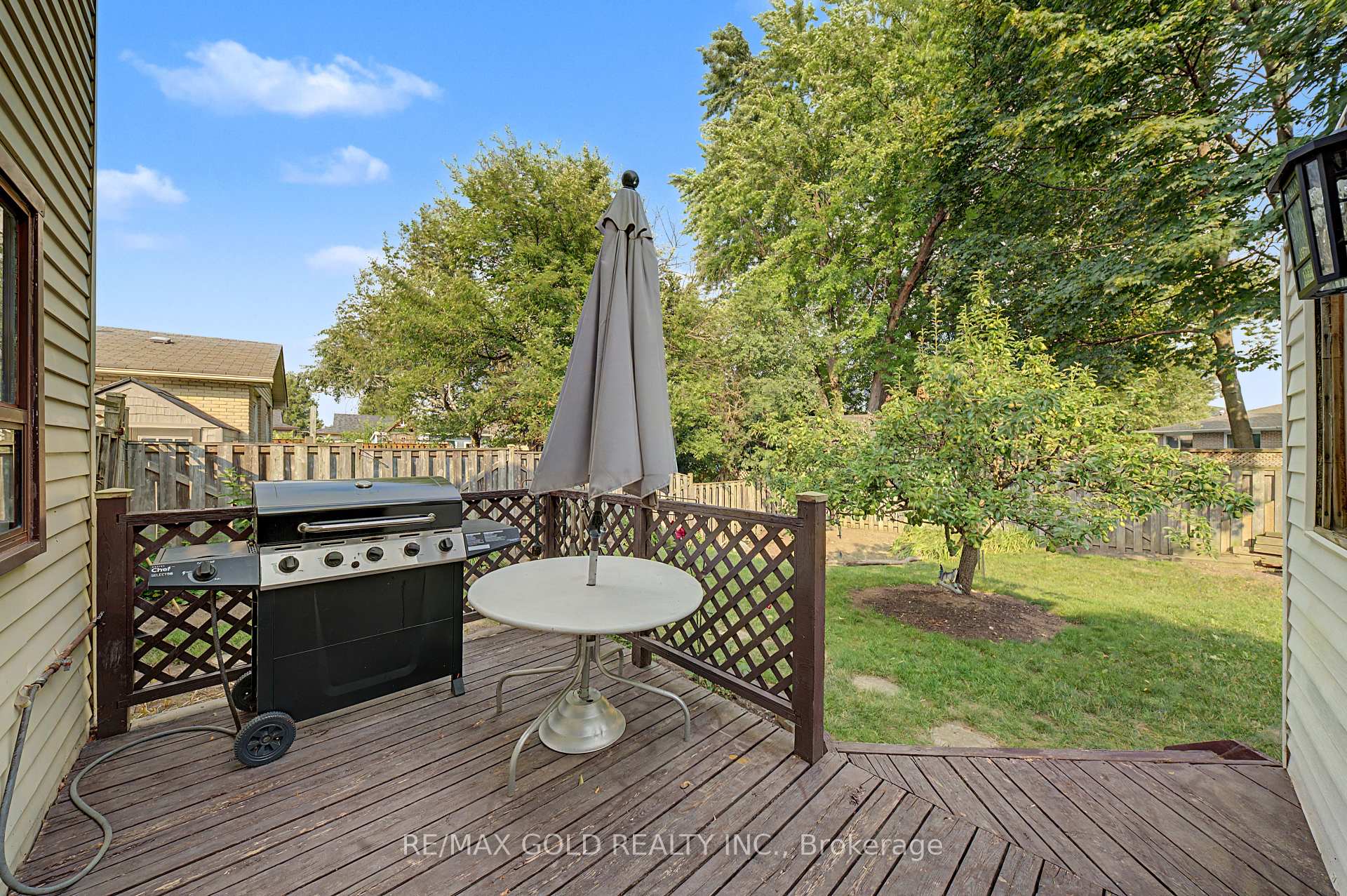Photo 17 of 52 Madoc Drive, Brampton, Madoc — HOMEH