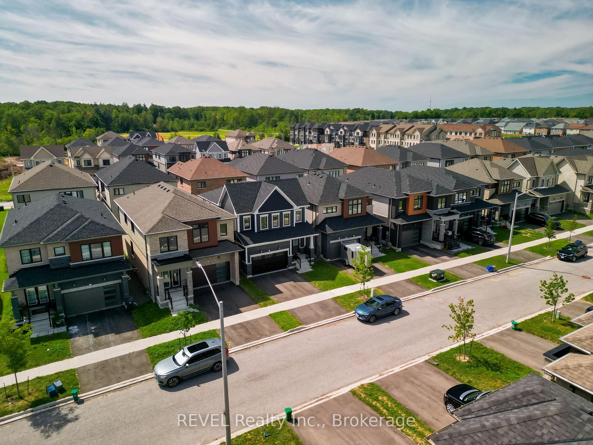 Photo 2 of 111 Sunflower Crescent, Thorold, Hurricane/Merrittville — HOMEH