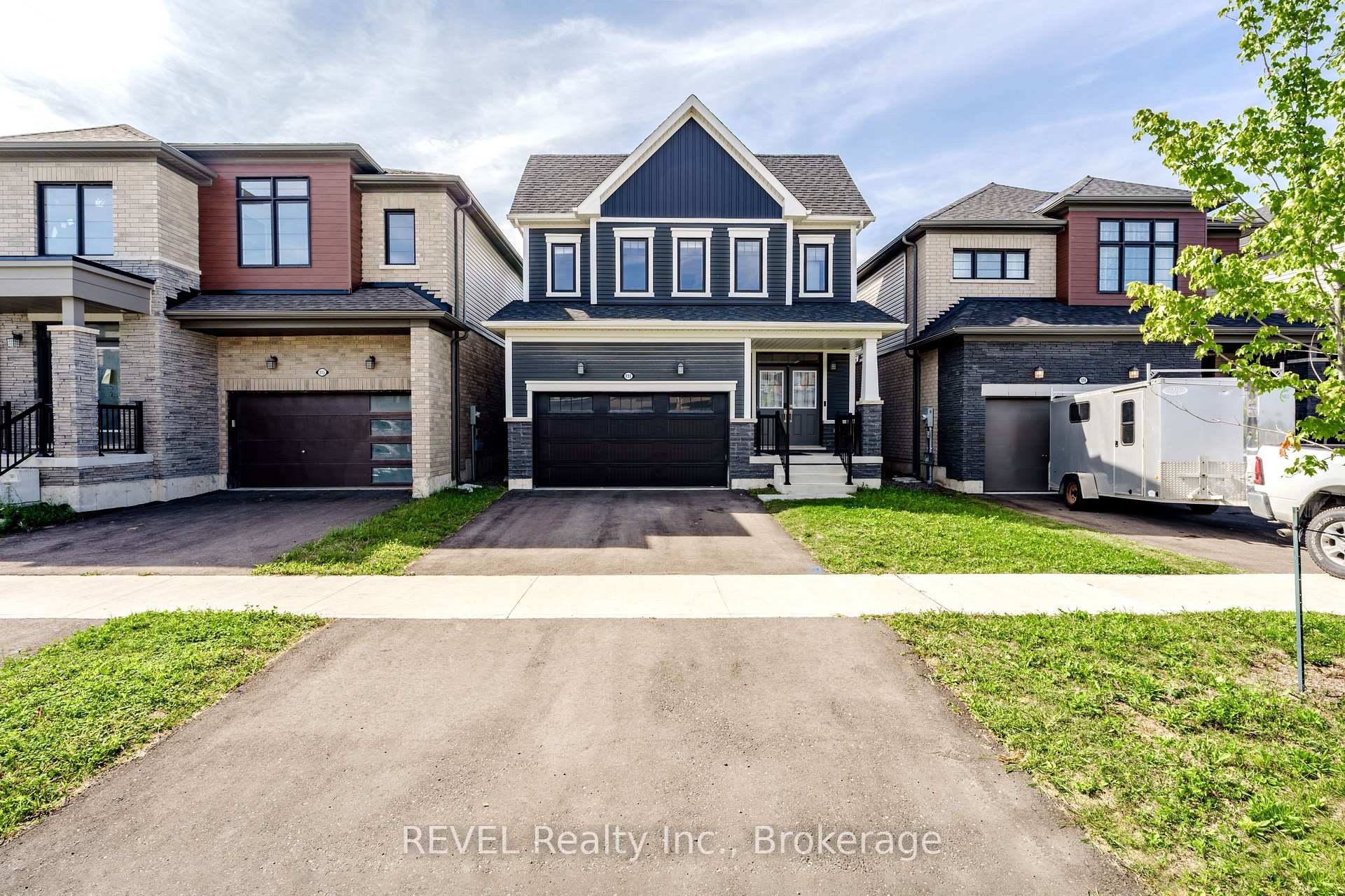 Photo 3 of 111 Sunflower Crescent, Thorold, Hurricane/Merrittville — HOMEH