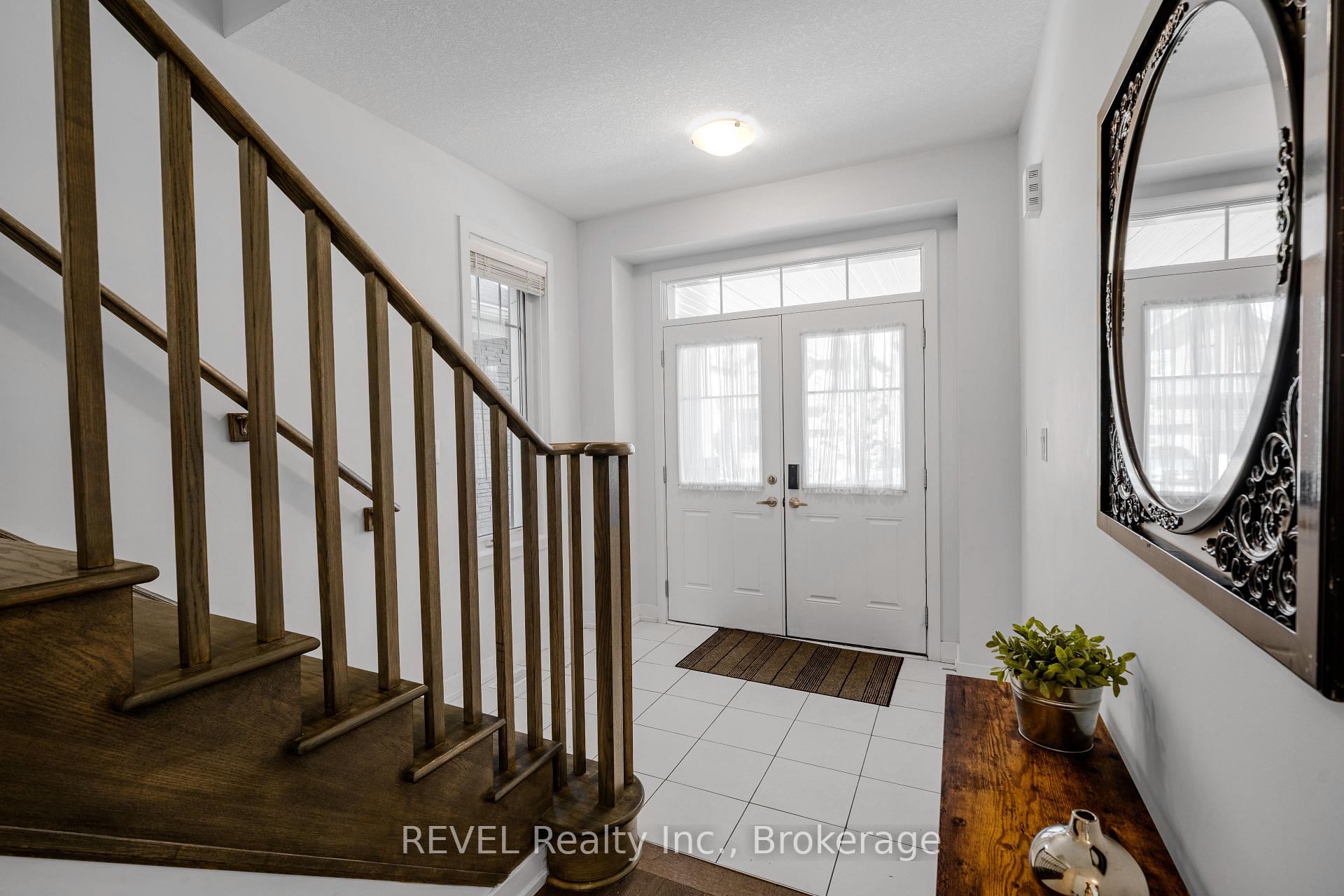 Photo 6 of 111 Sunflower Crescent, Thorold, Hurricane/Merrittville — HOMEH