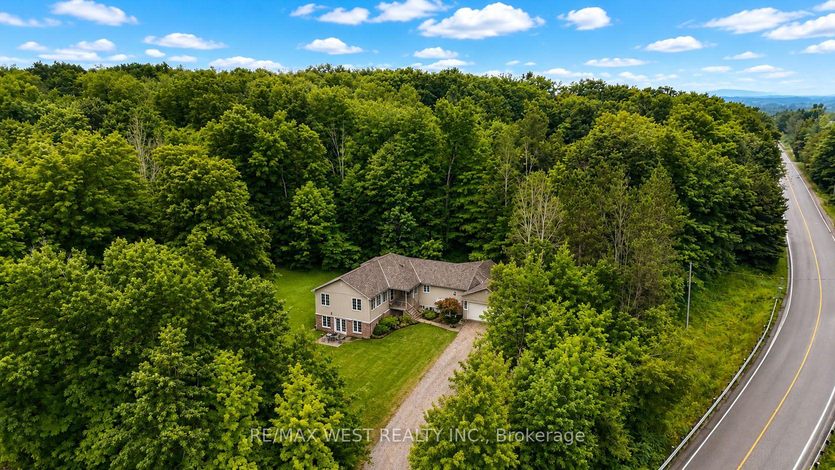Photo 2 of 4927 25th Side Road, Essa, Rural Essa — HOMEH